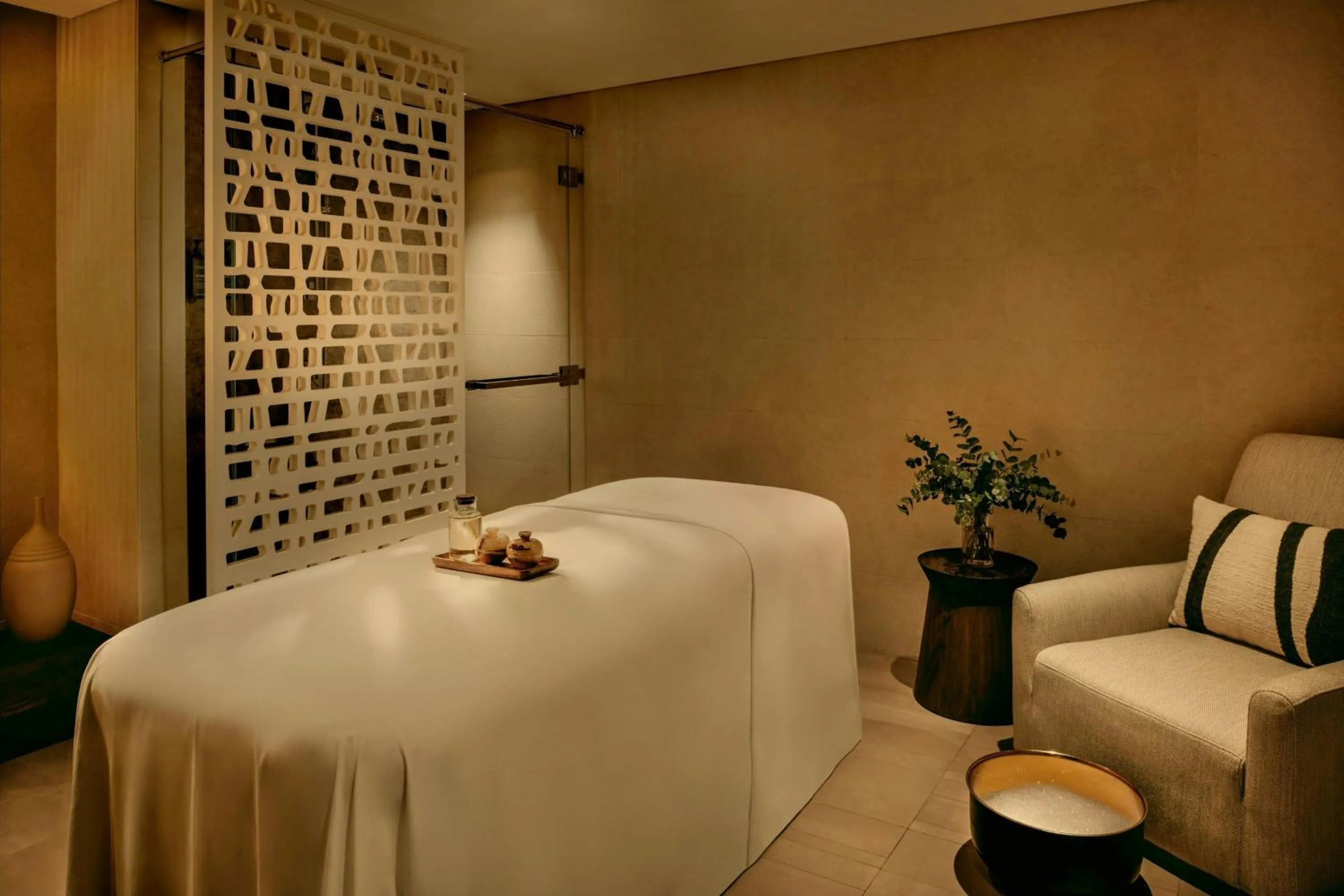 Spa and wellness centre/facilities, Bed in Sheraton Grand Hotel, Dubai