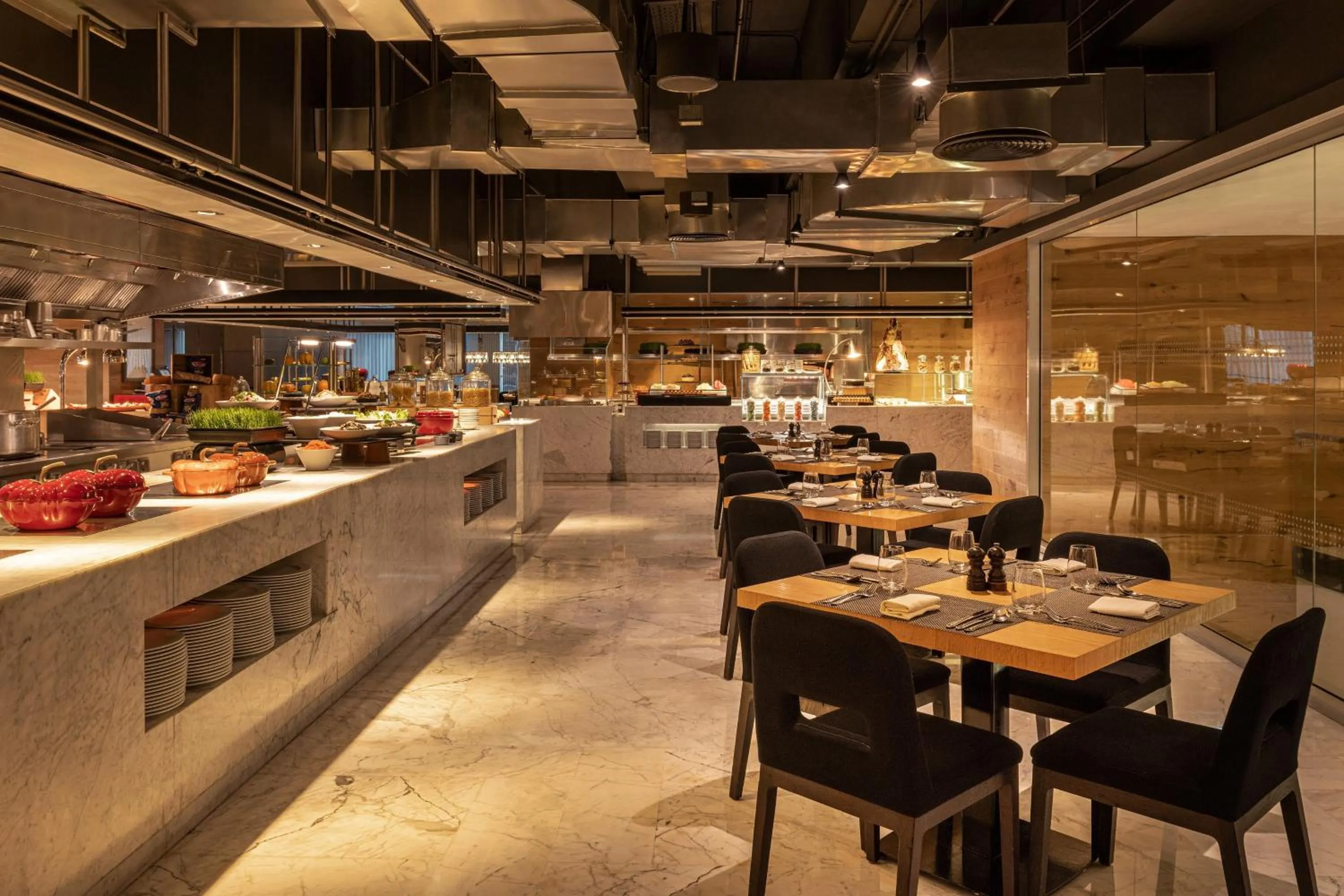 Restaurant/places to eat in Sheraton Grand Hotel, Dubai