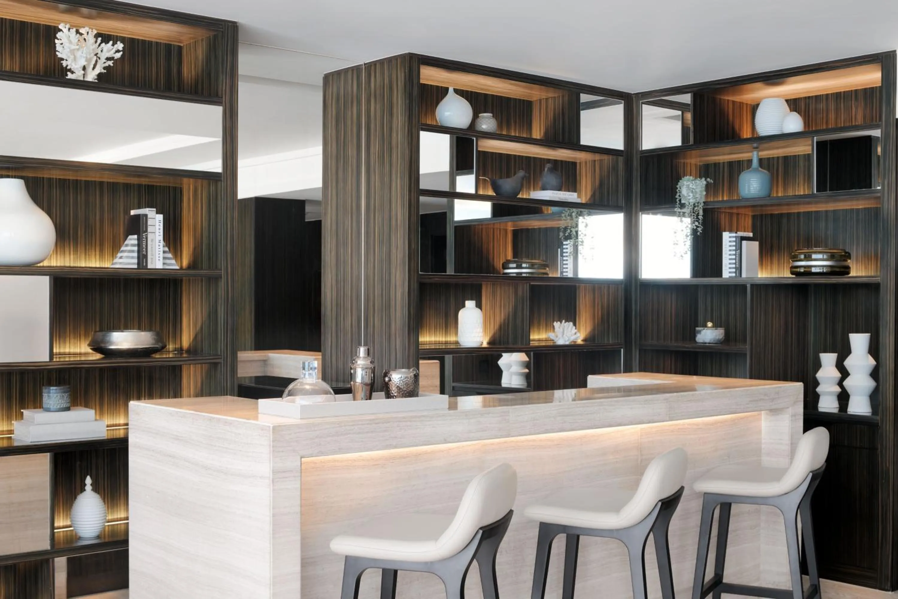 Lounge or bar in Sheraton Grand Hotel, Dubai