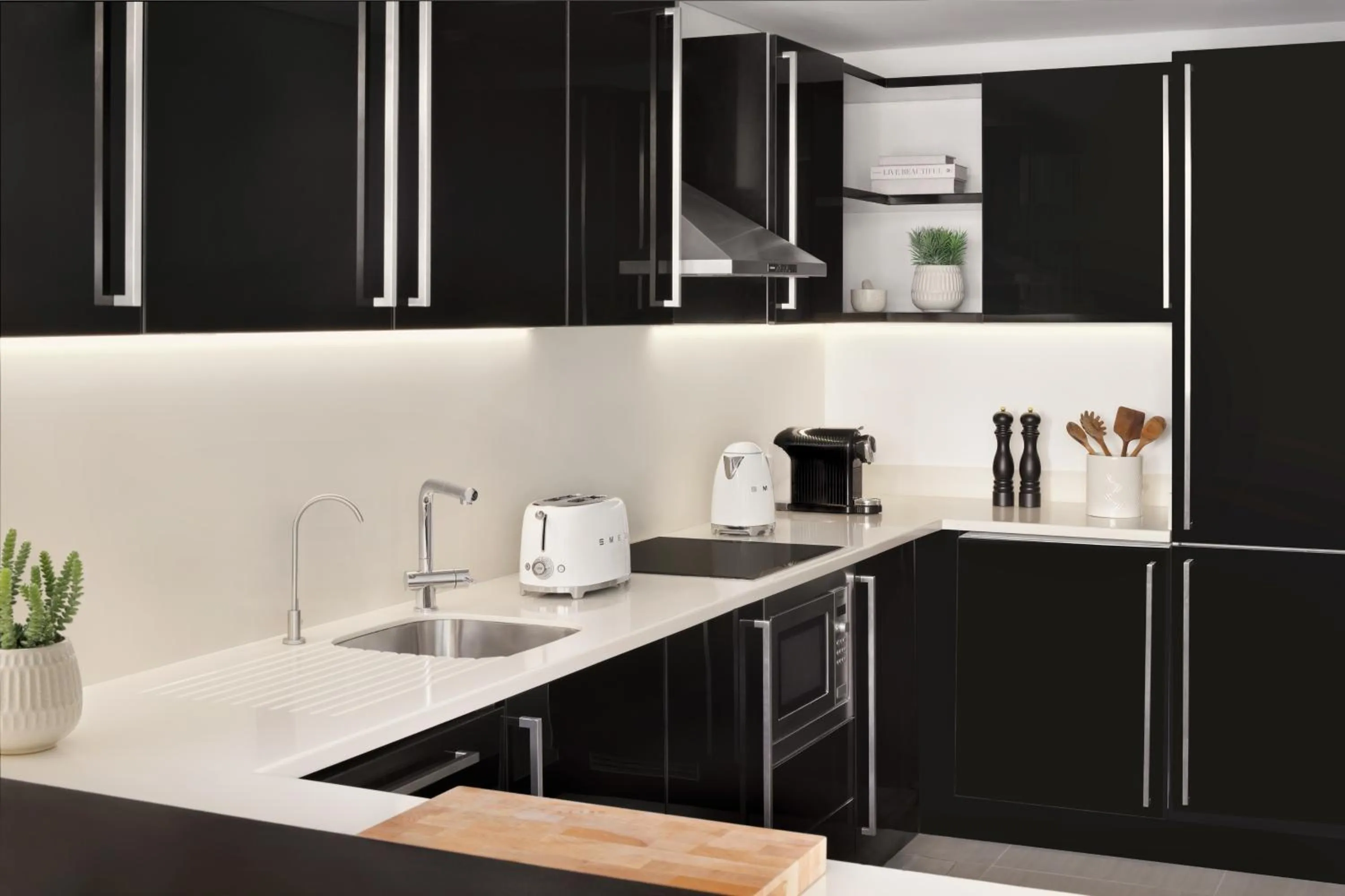 Kitchen or kitchenette in Sheraton Grand Hotel, Dubai