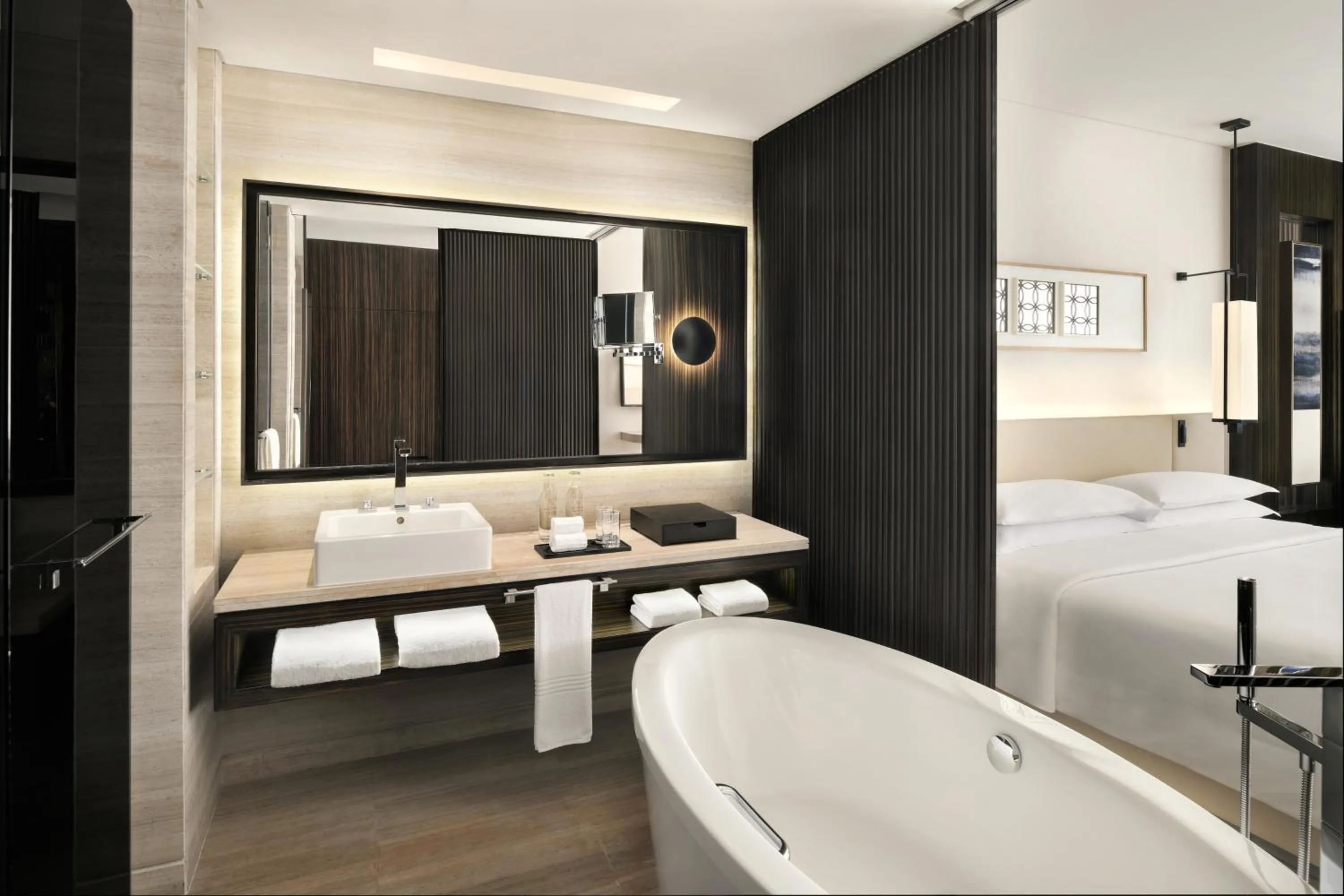 Bathroom, Bed in Sheraton Grand Hotel, Dubai