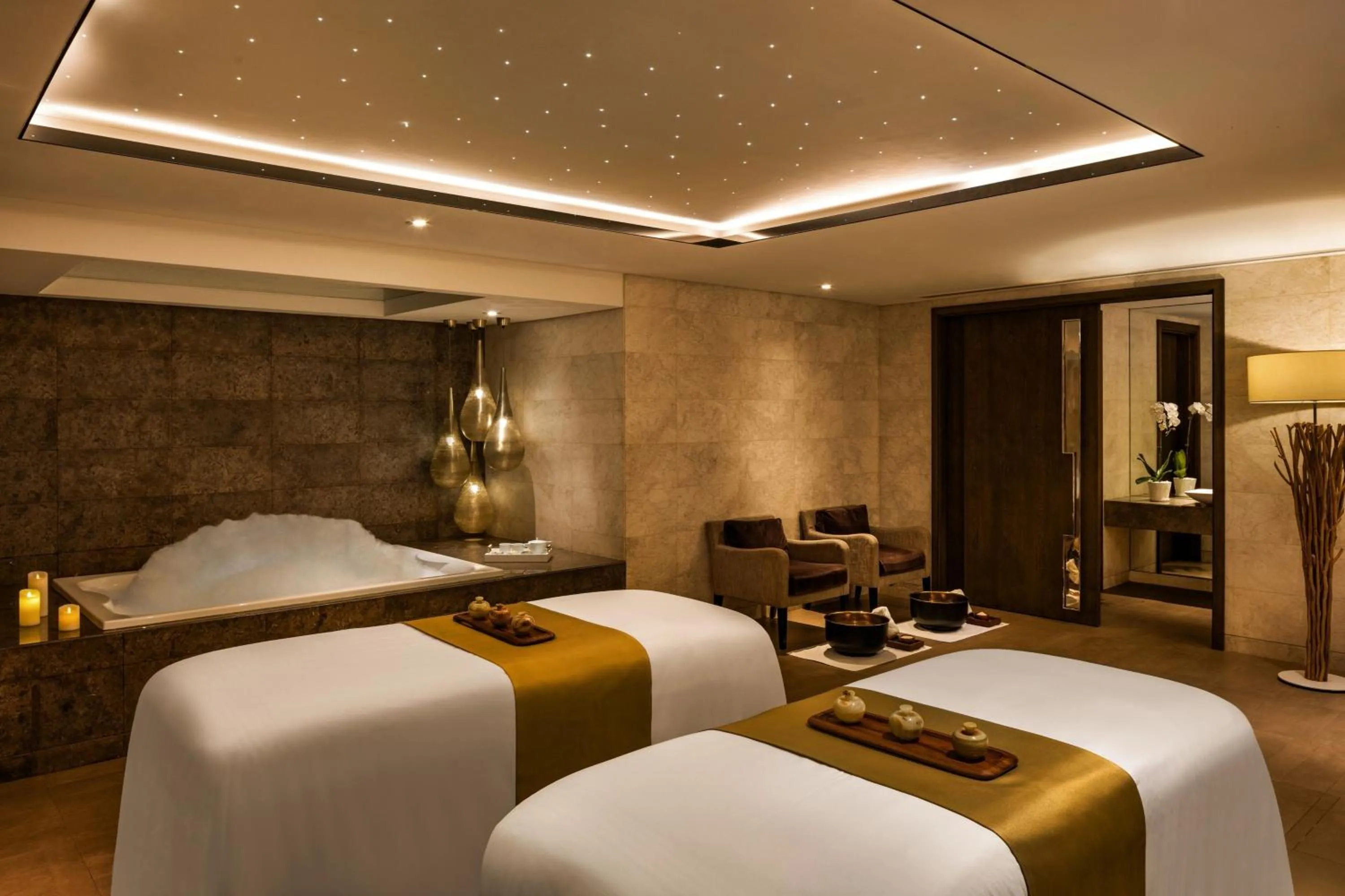 Spa and wellness centre/facilities, Bed in Sheraton Grand Hotel, Dubai