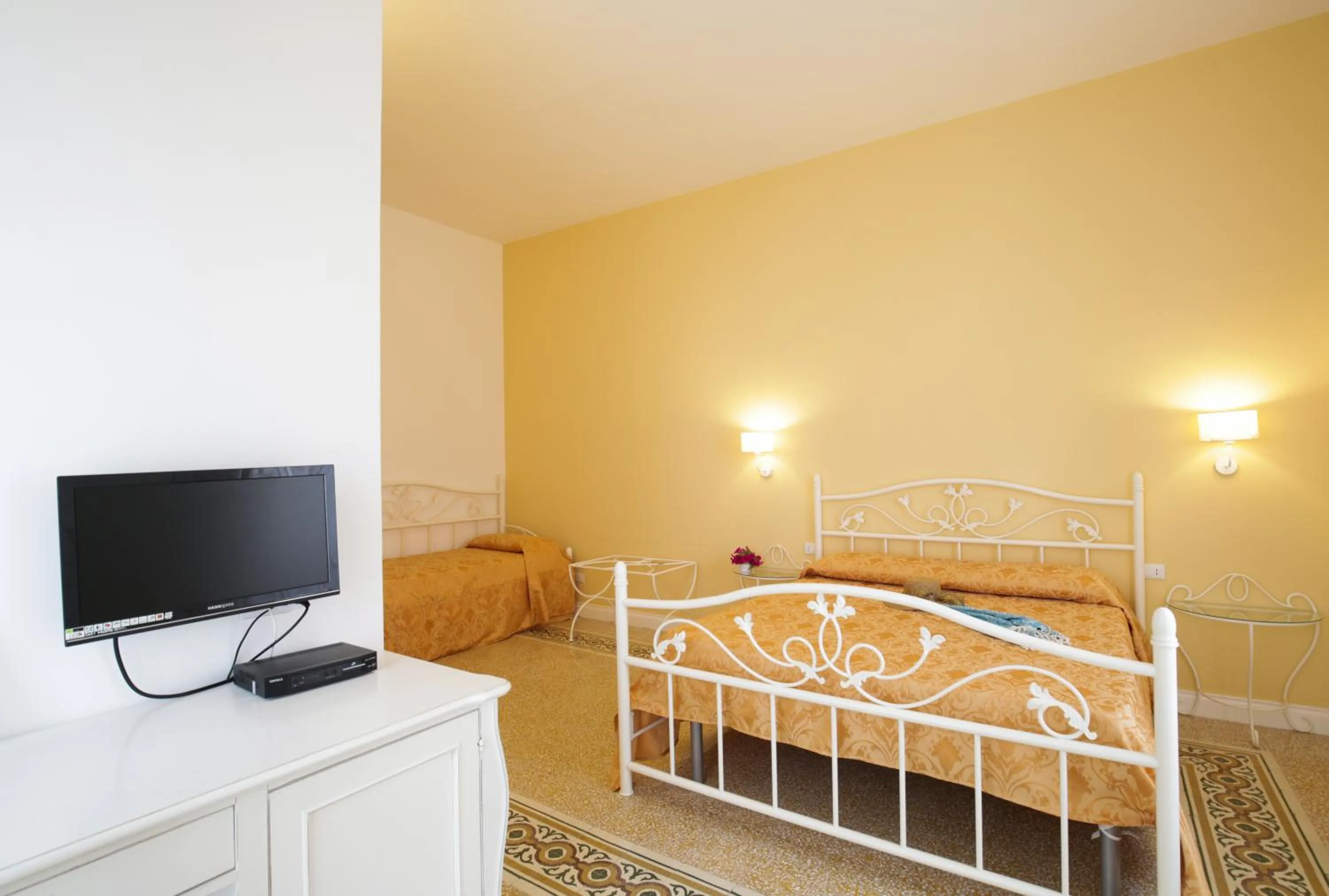 TV and multimedia, Bed in B&B Monsignore