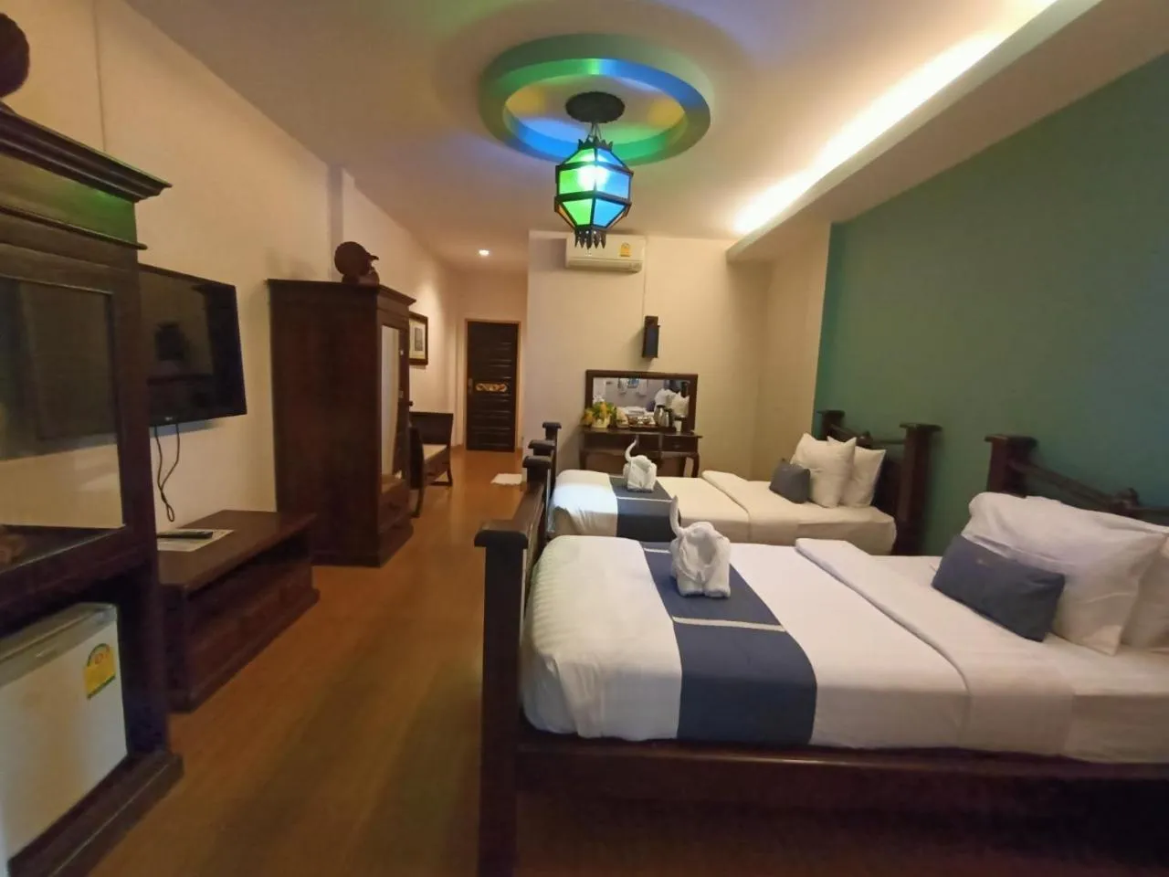 Bedroom, Bed in P.Paradise Hotel