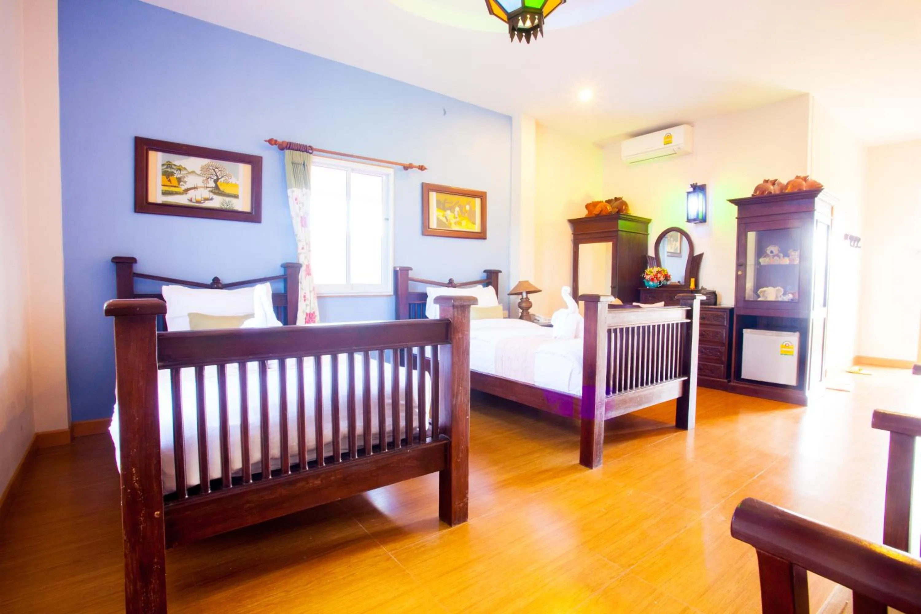 Staff, Bed in P.Paradise Hotel