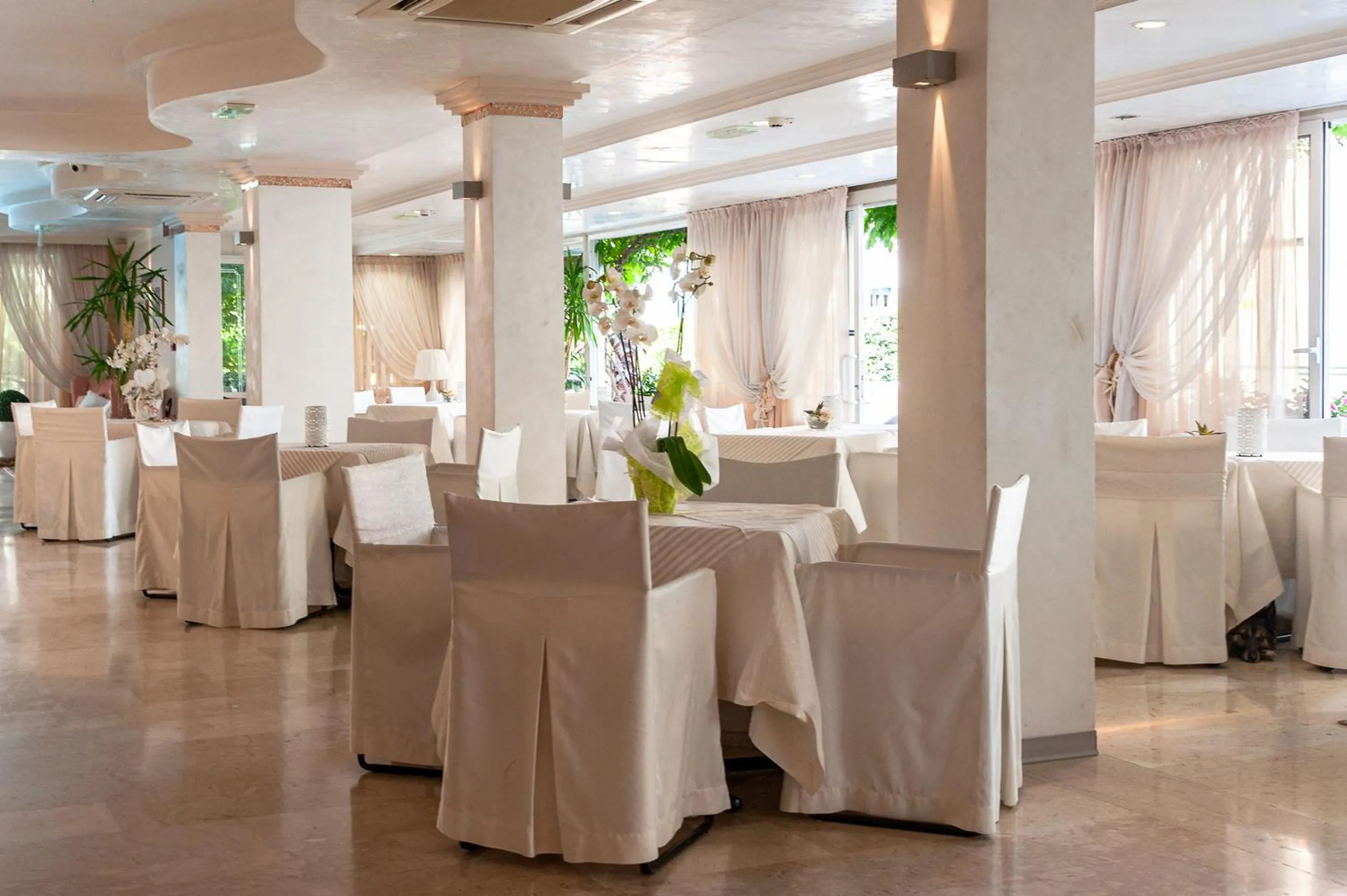 Restaurant/places to eat in Hotel Mauritius Sentirsi come a Casa