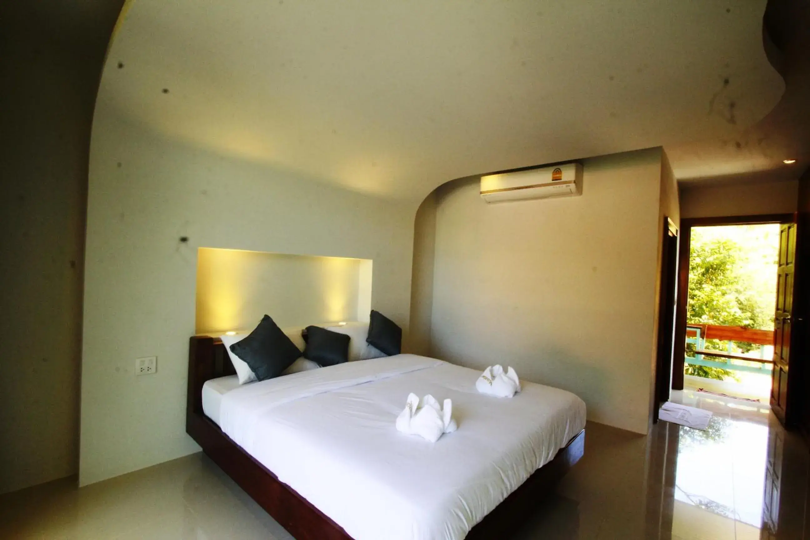 Standard Double Room in Mountain Reef Beach Resort Standard Double Room in Mountain Reef Beach Resort