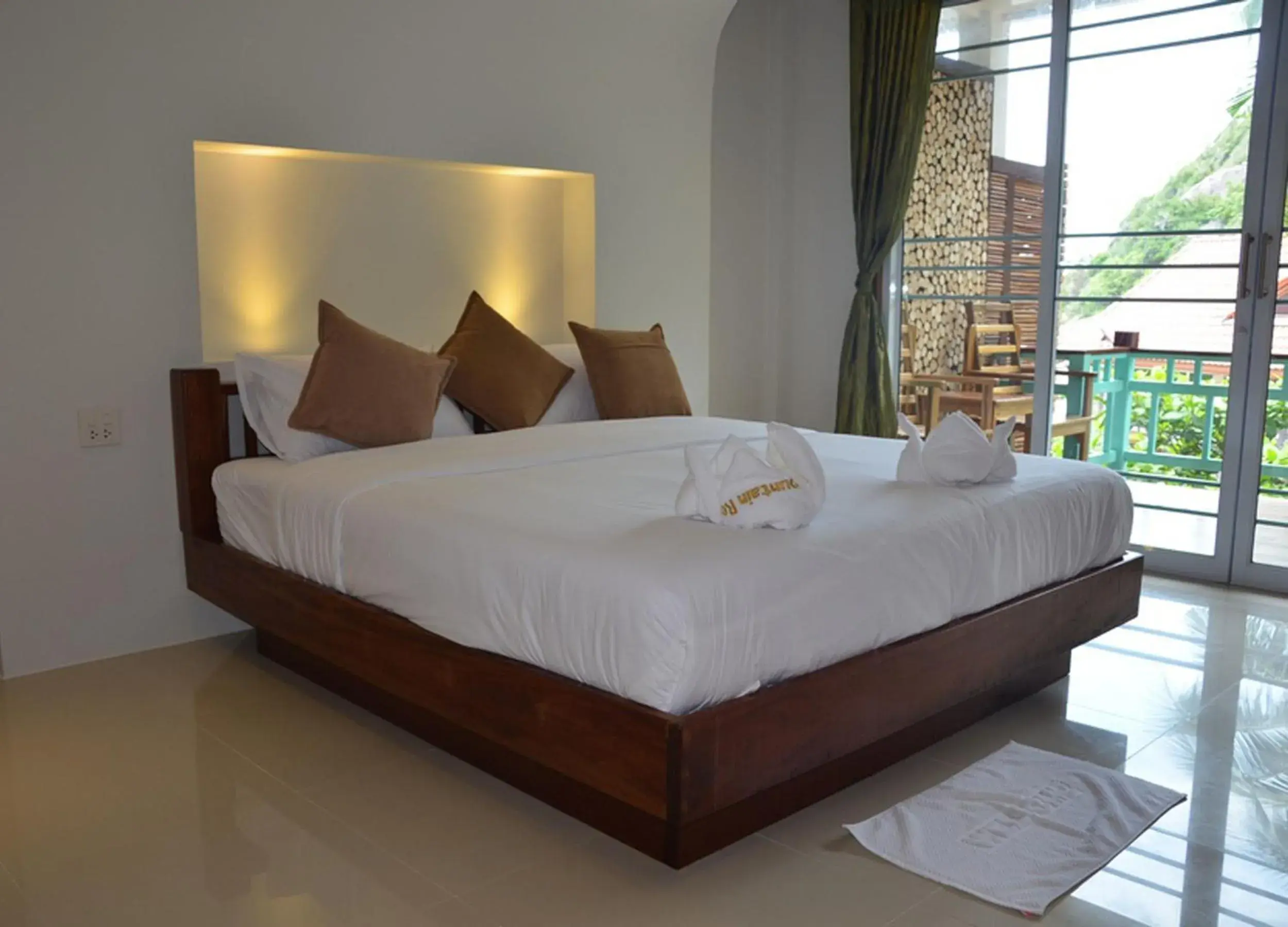 Standard Double Room in Mountain Reef Beach Resort Standard Double Room in Mountain Reef Beach Resort