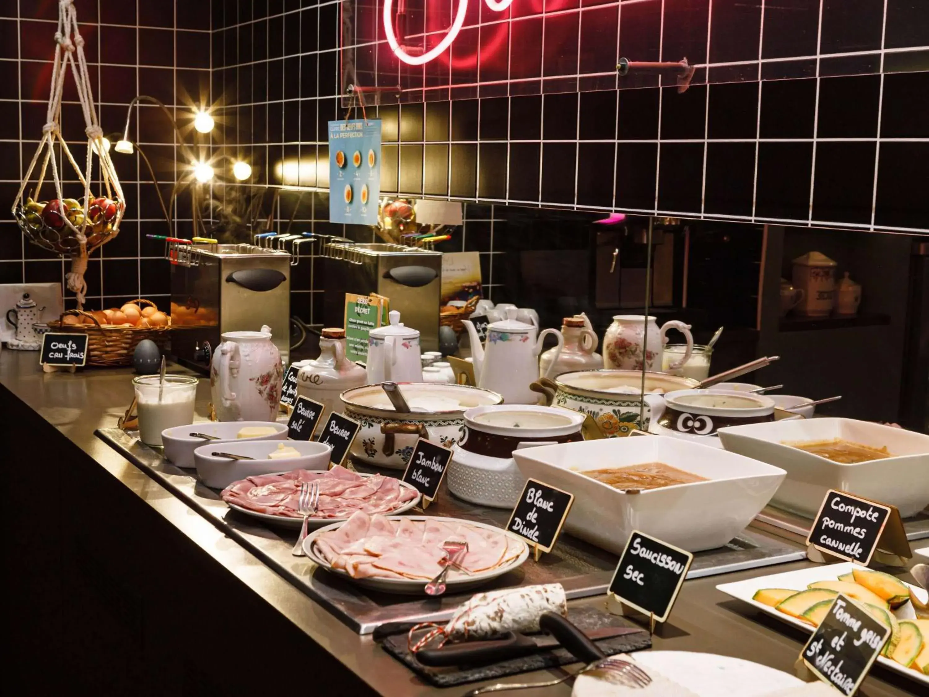 Breakfast in Greet Hotel Lyon Confluence Breakfast in Greet Hotel Lyon Confluence