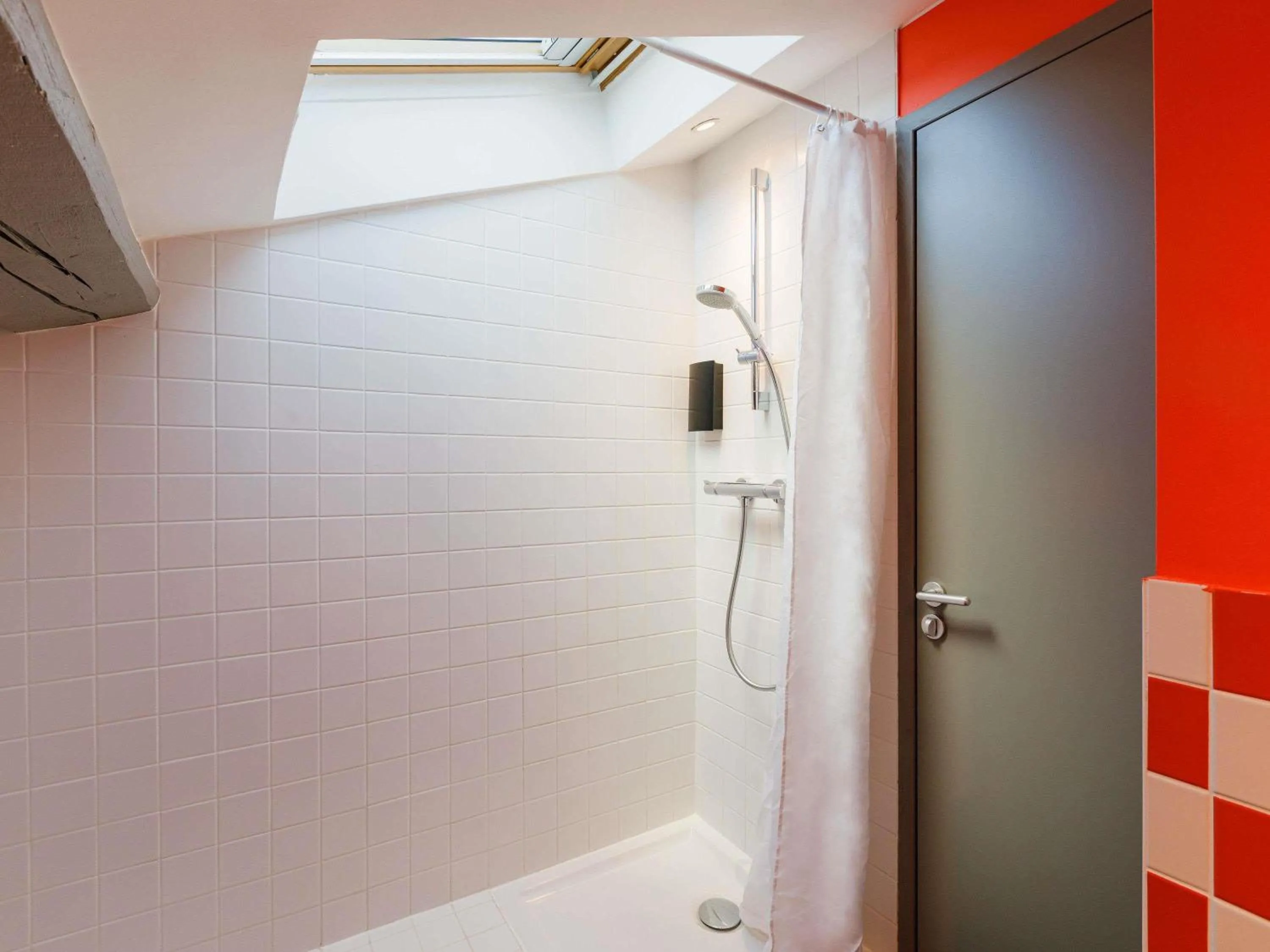 Bedroom in Greet Hotel Lyon Confluence