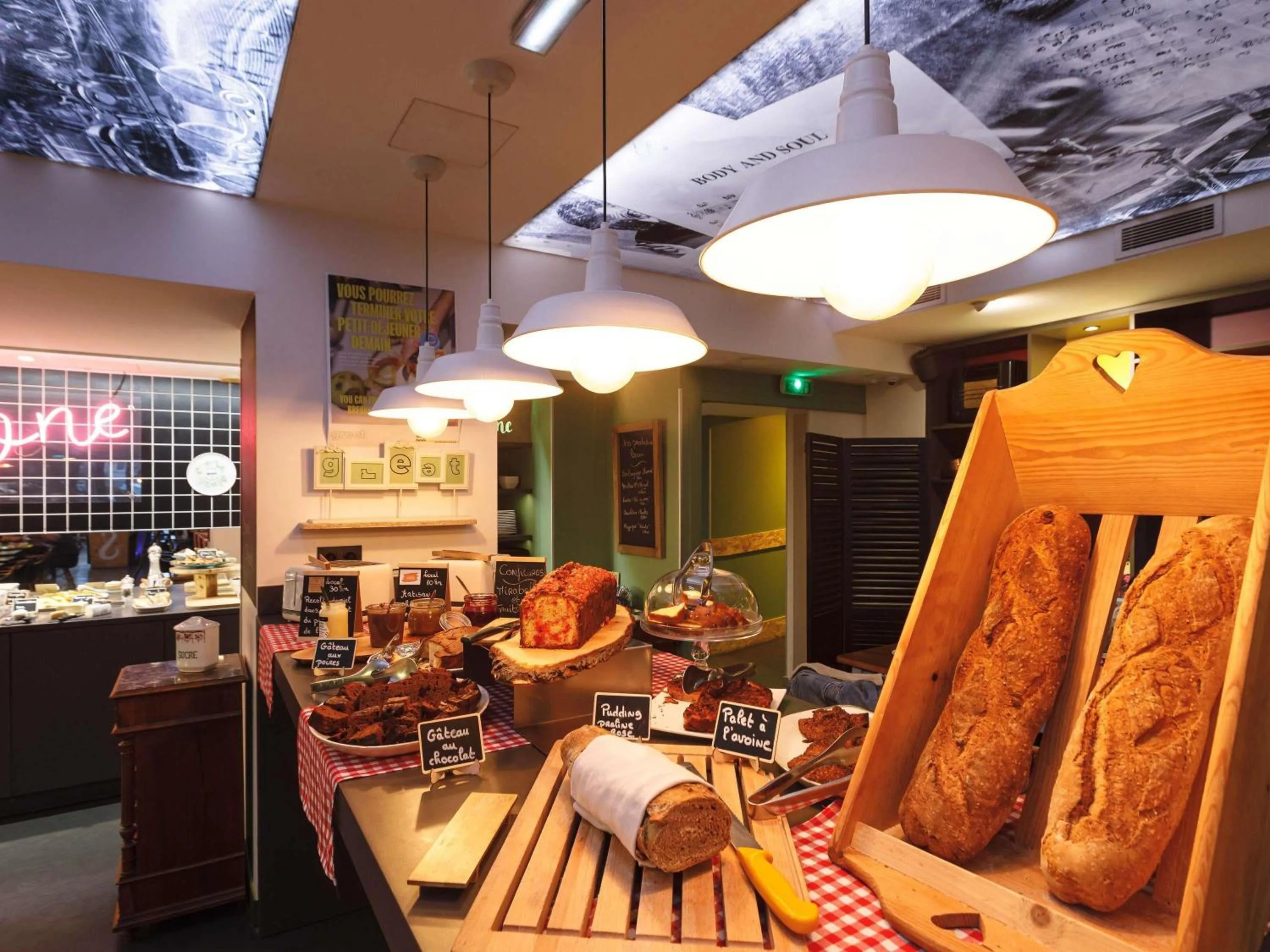 Breakfast in Greet Hotel Lyon Confluence