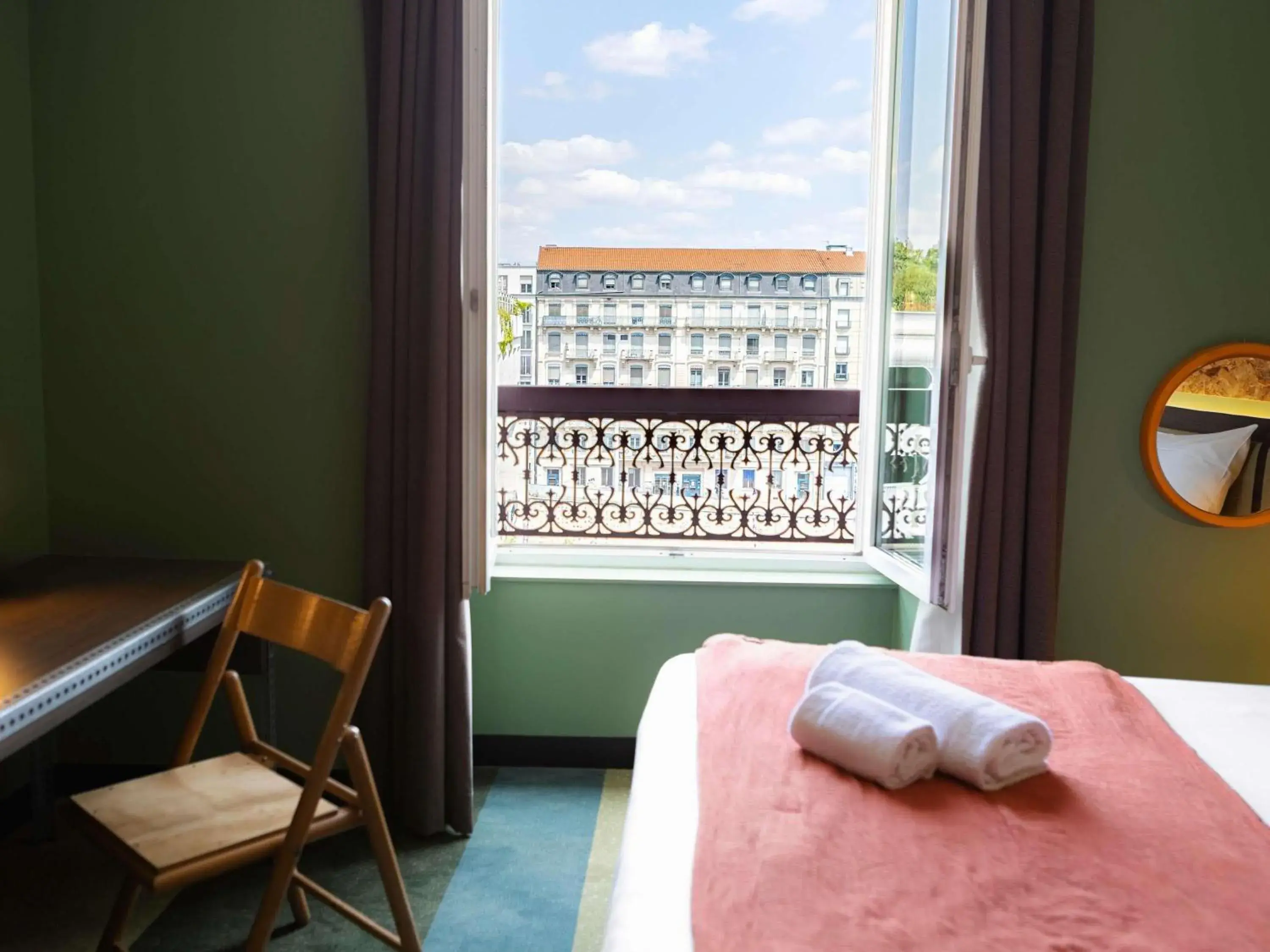 Bedroom, Bed in Greet Hotel Lyon Confluence Bedroom, Bed in Greet Hotel Lyon Confluence