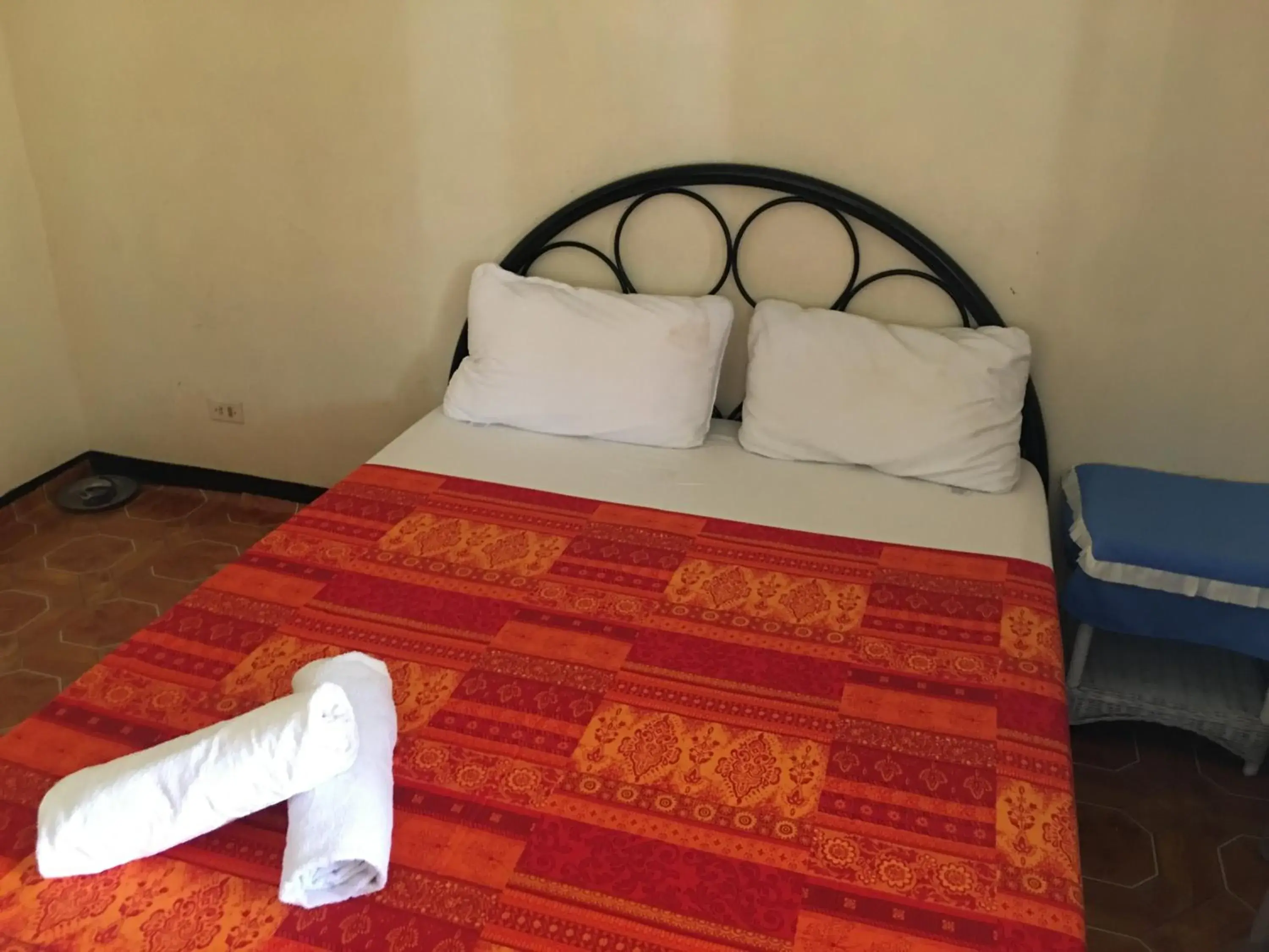 Bed in Guesthouse Cavite Bed in Guesthouse Cavite