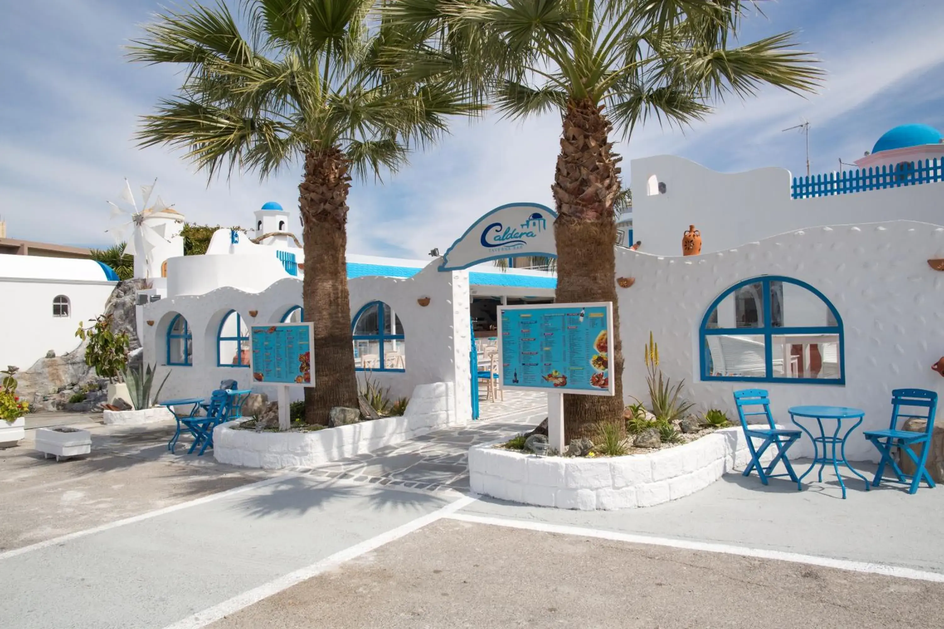 Property building in Romantza Mare Property building in Romantza Mare