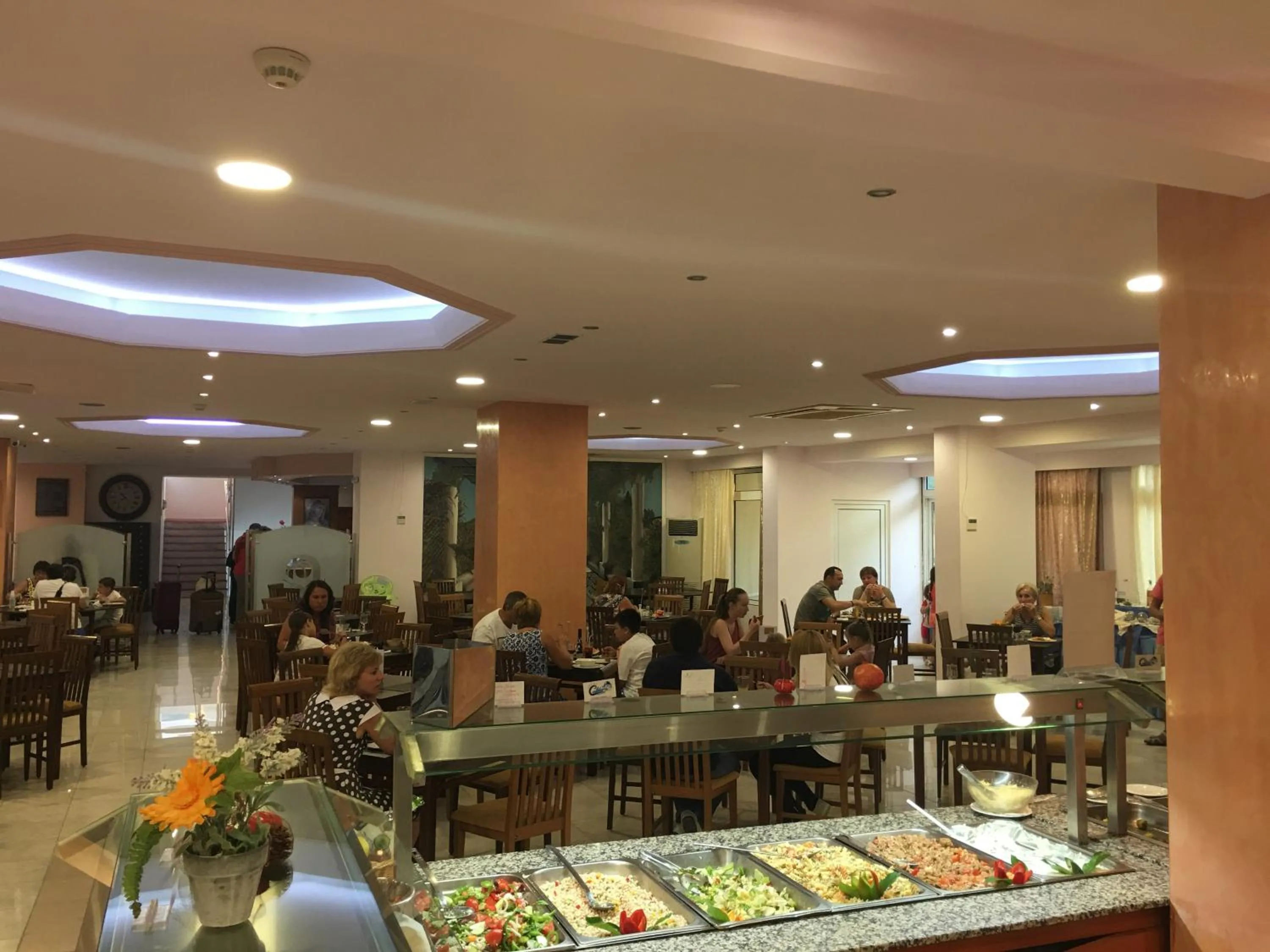 Restaurant/places to eat in Romantza Mare