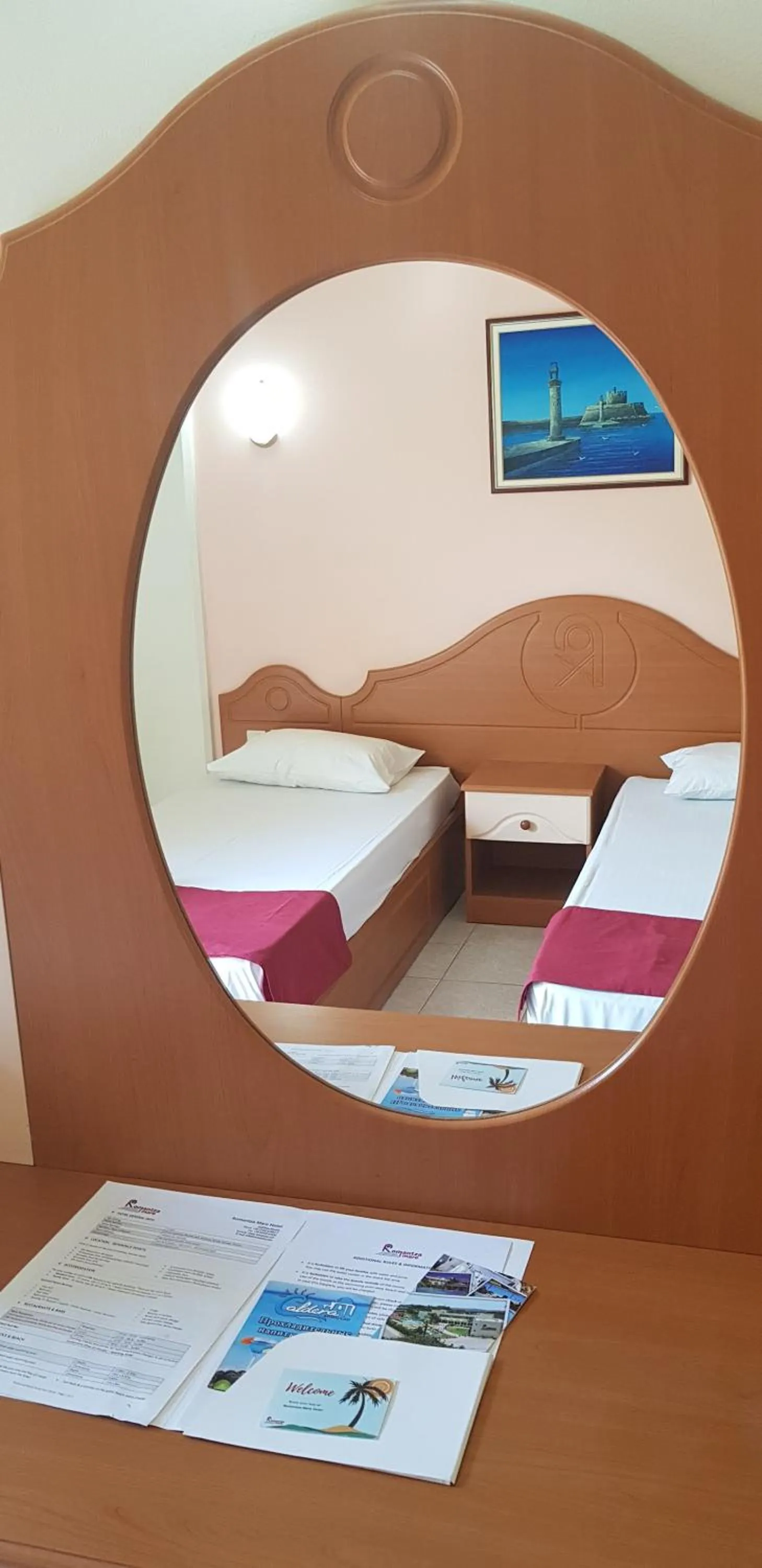 Photo of the whole room in Romantza Mare