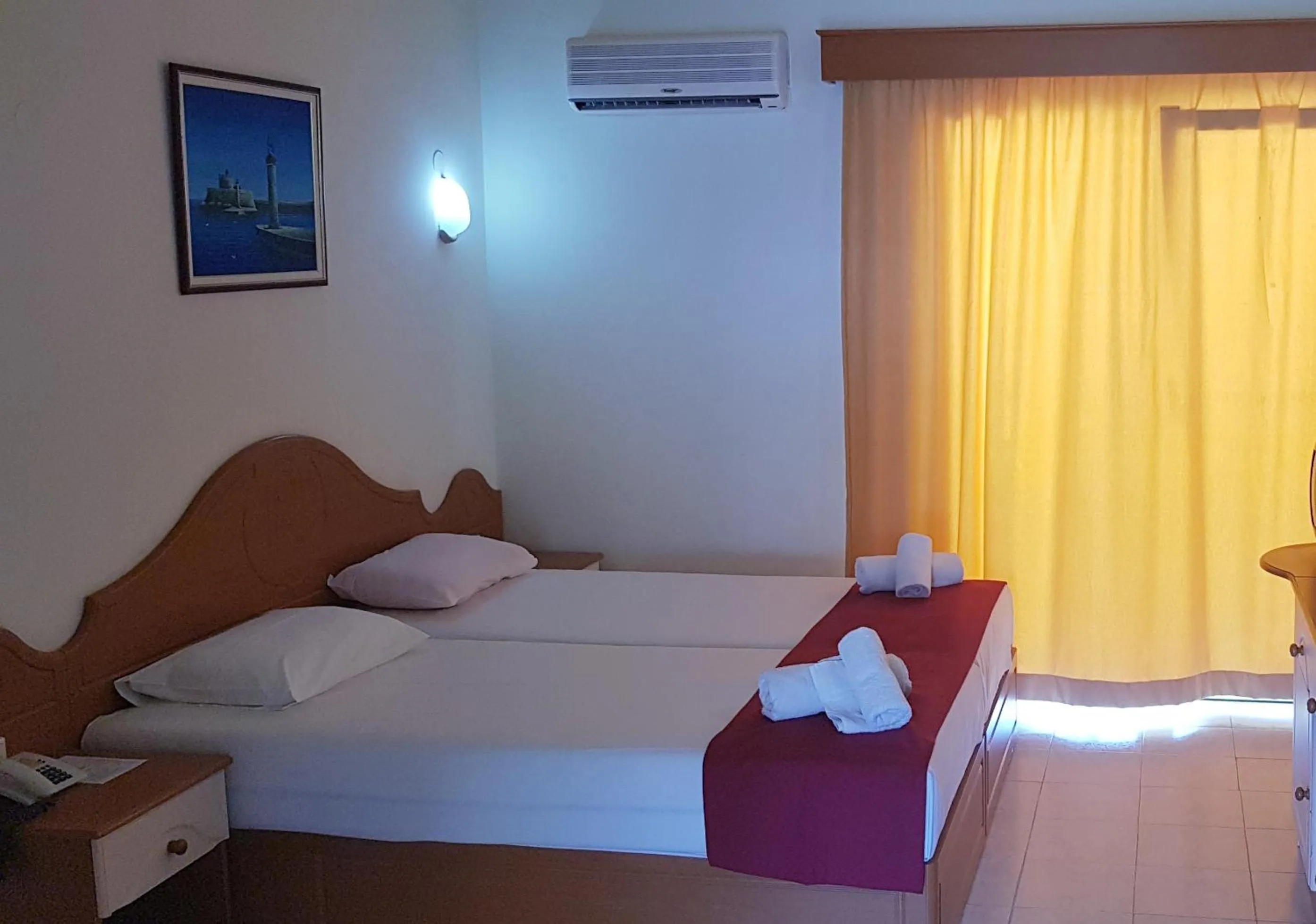 Photo of the whole room, Bed in Romantza Mare