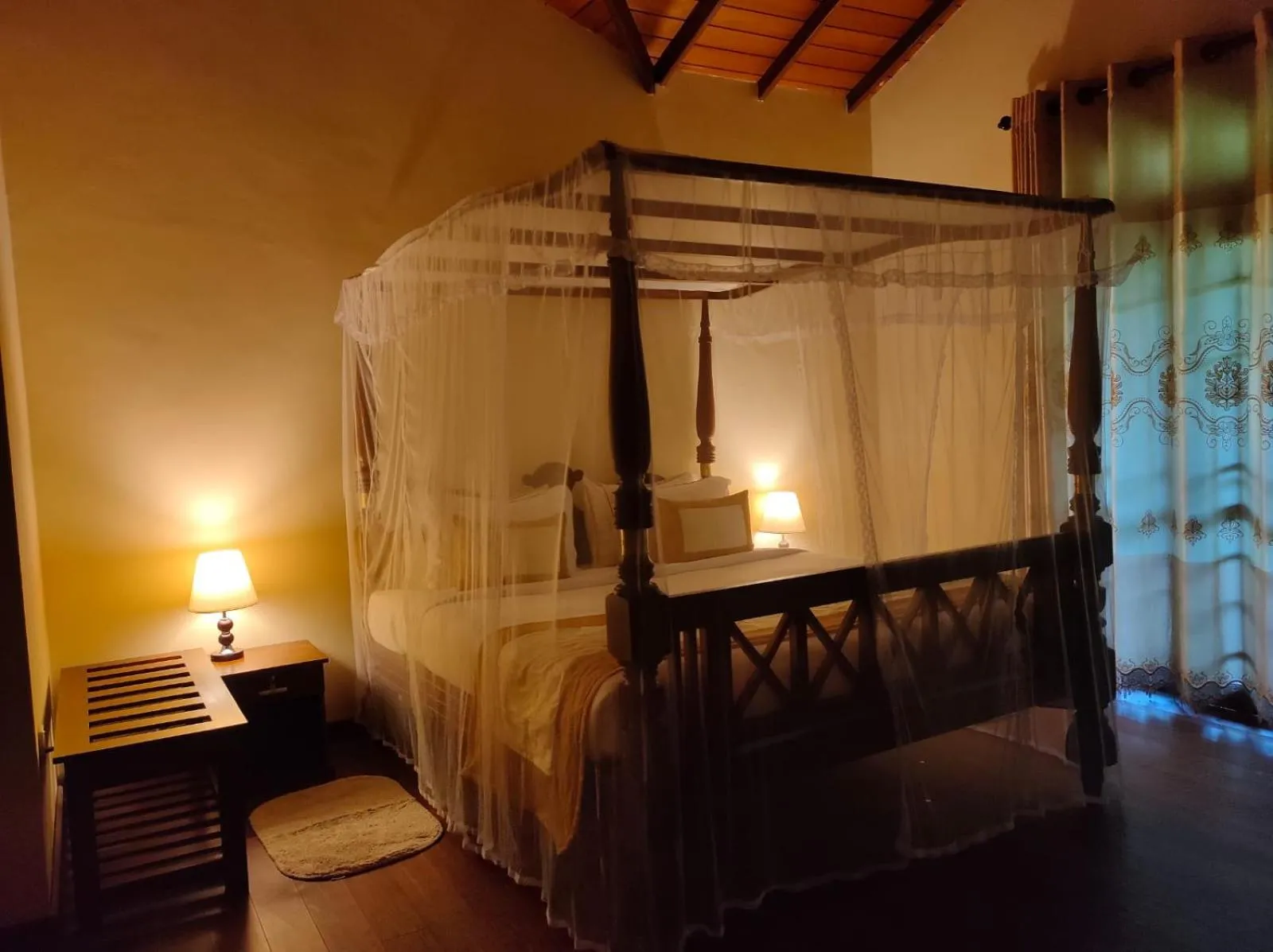 Bed in Heaven Palace