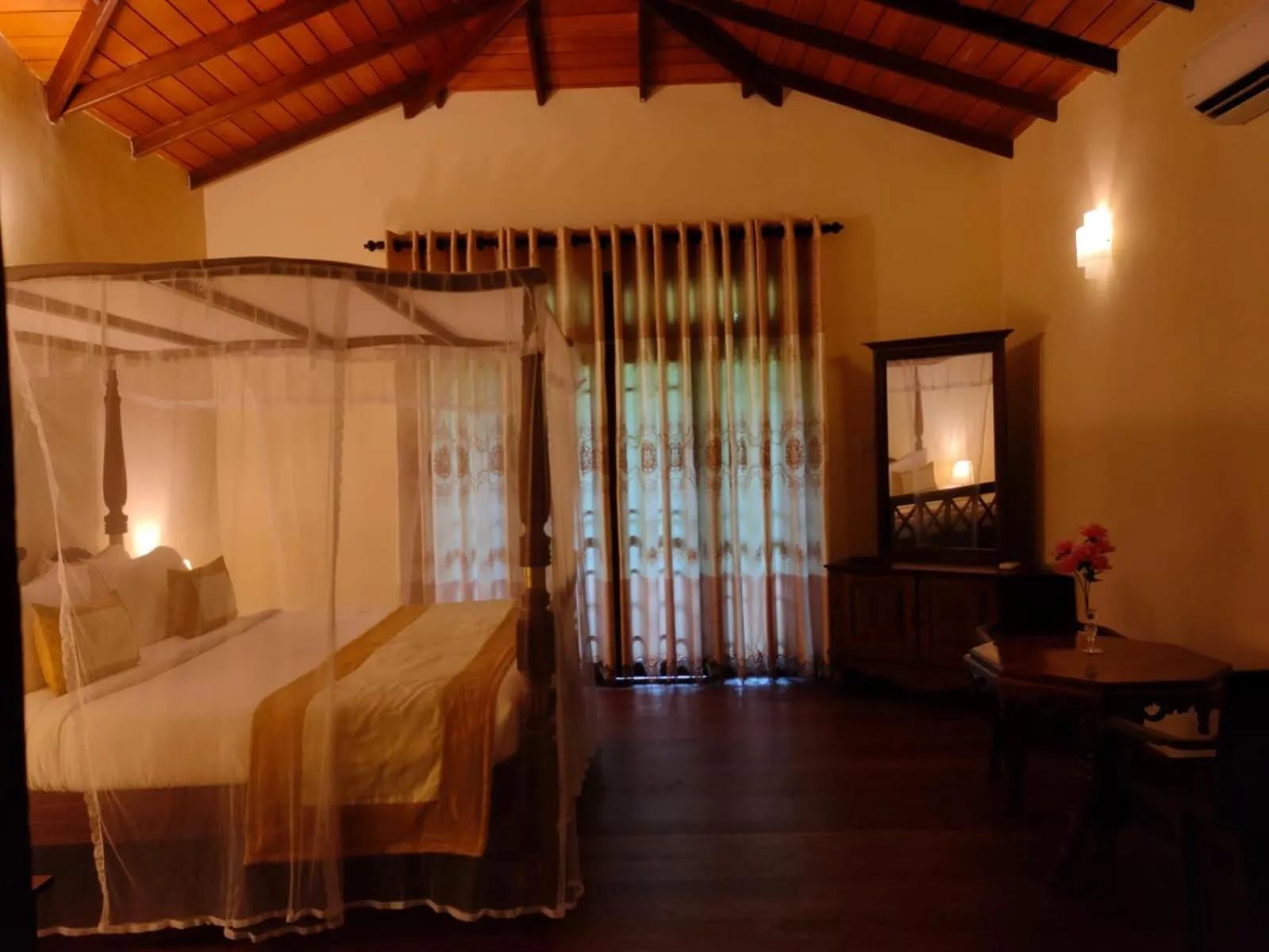 Bedroom, Bed in Heaven Palace