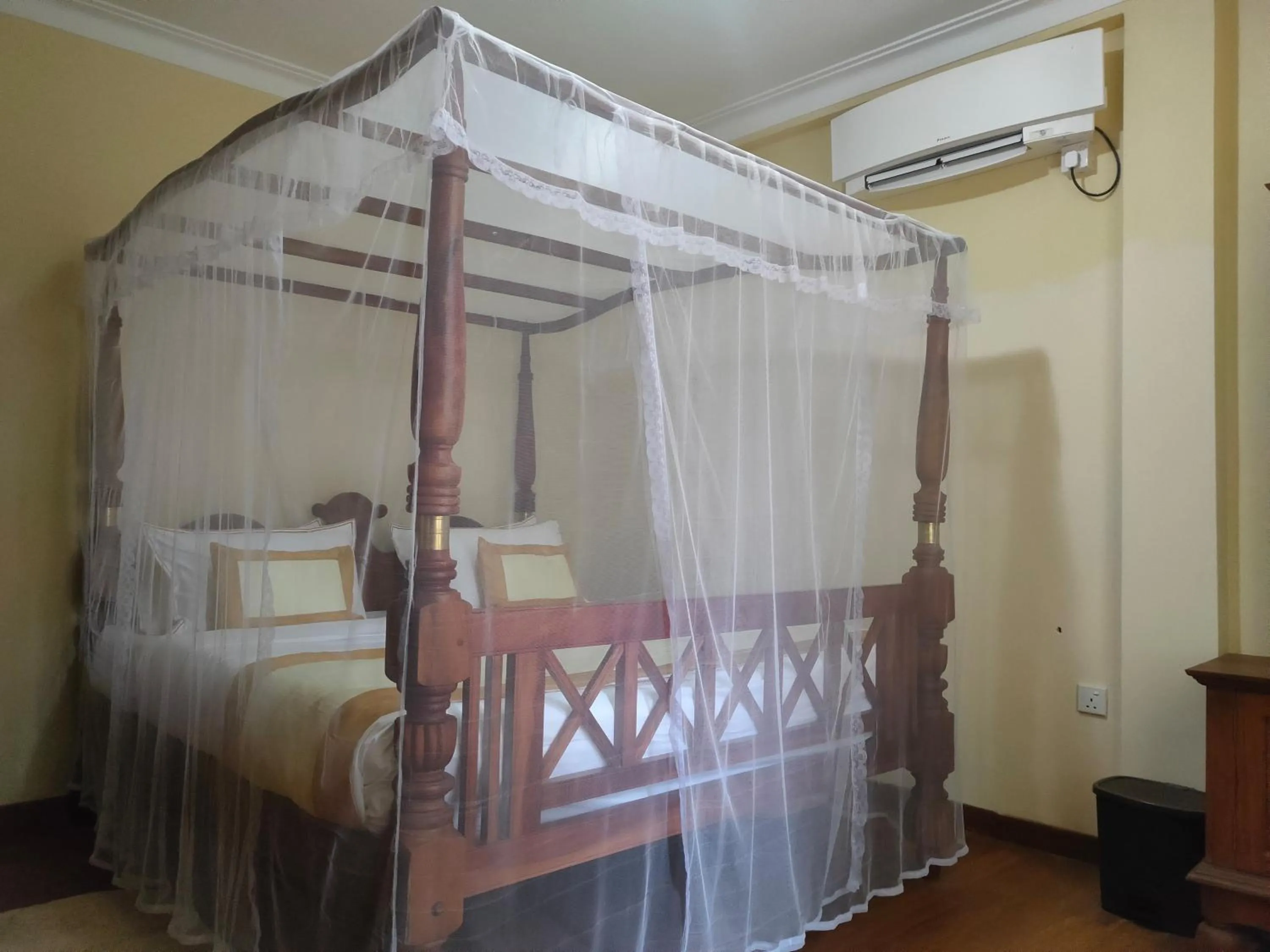 Bed in Heaven Palace