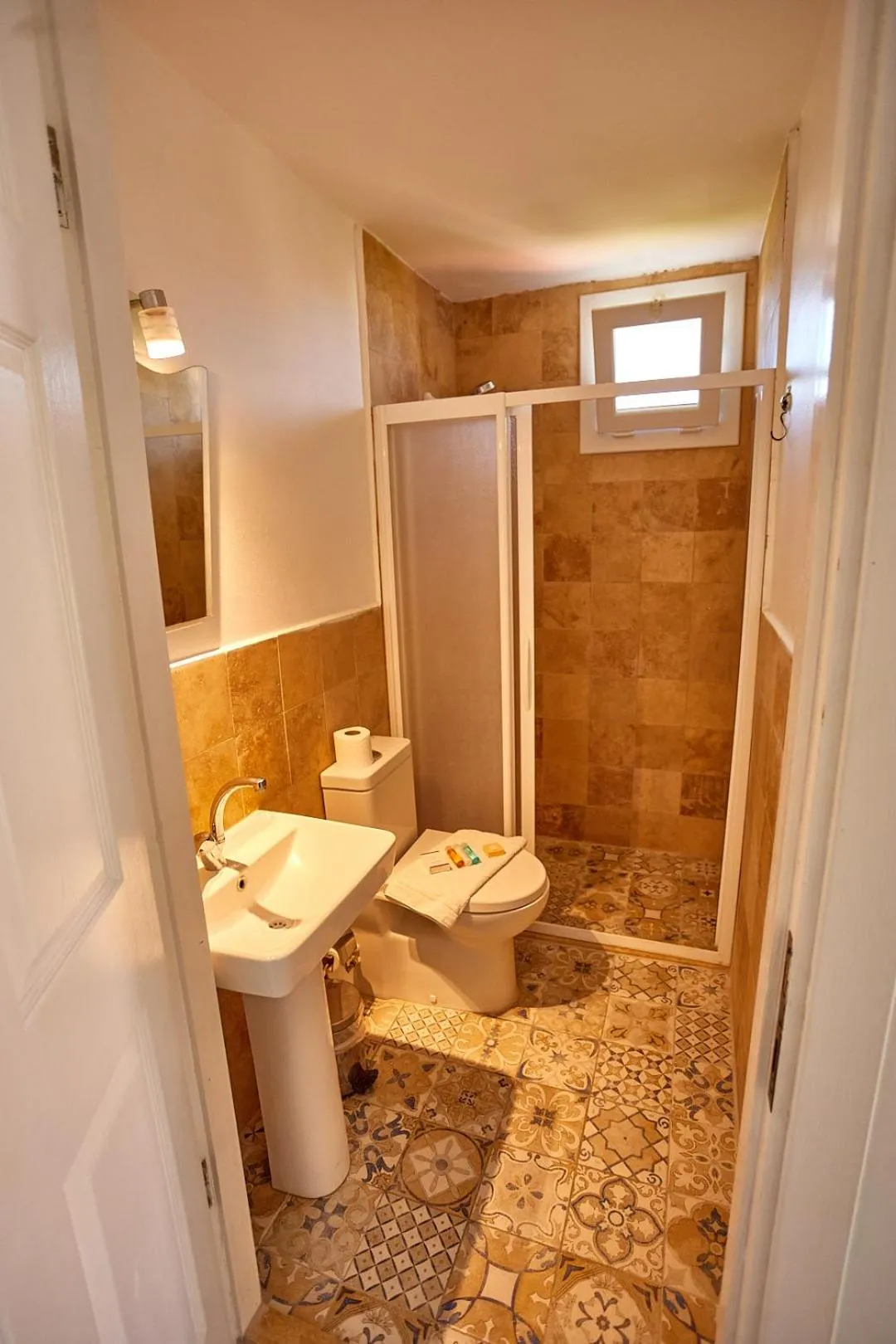 Shower in Degirmenli Konak Hotel