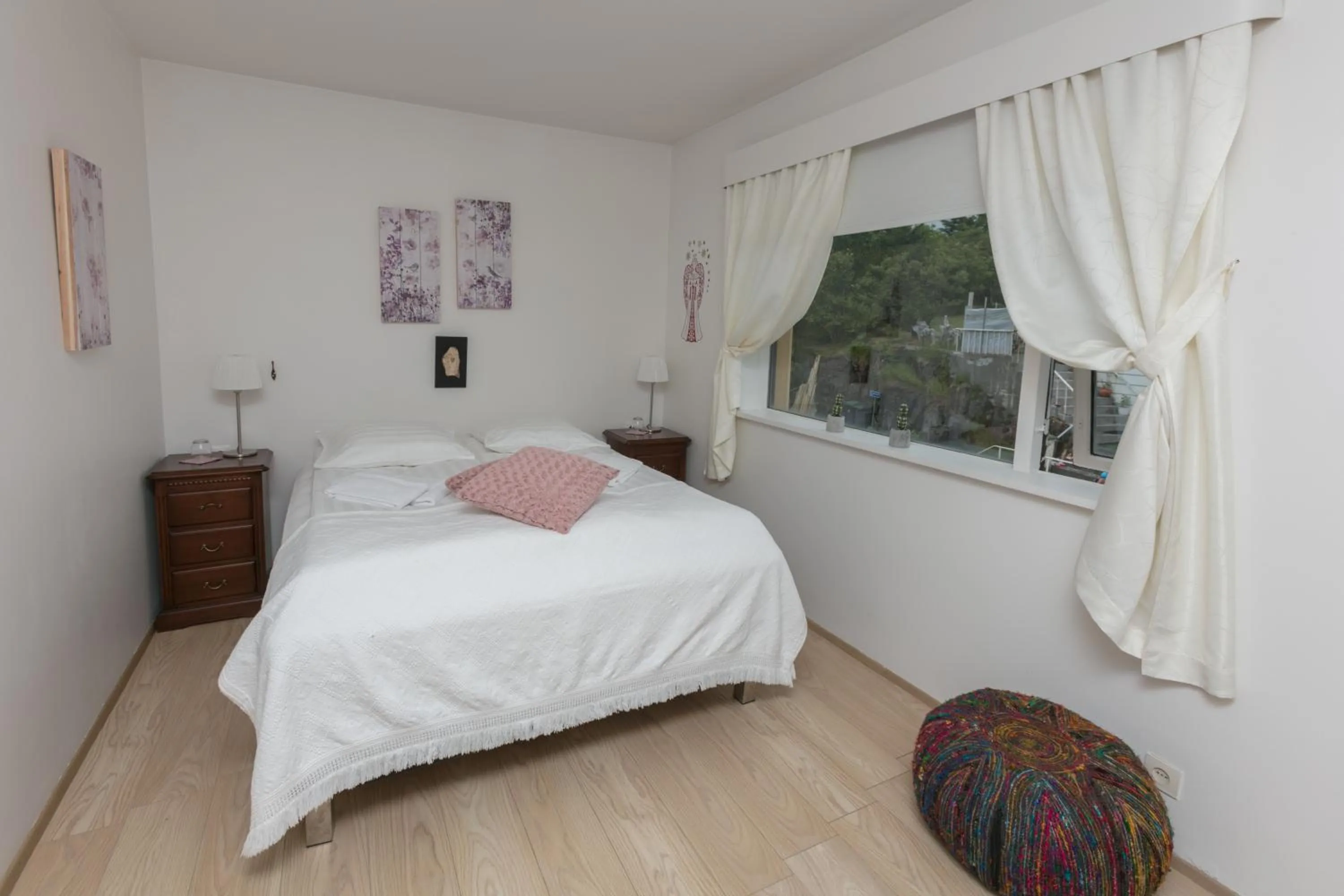 Bed in Blómasetrið Homestay