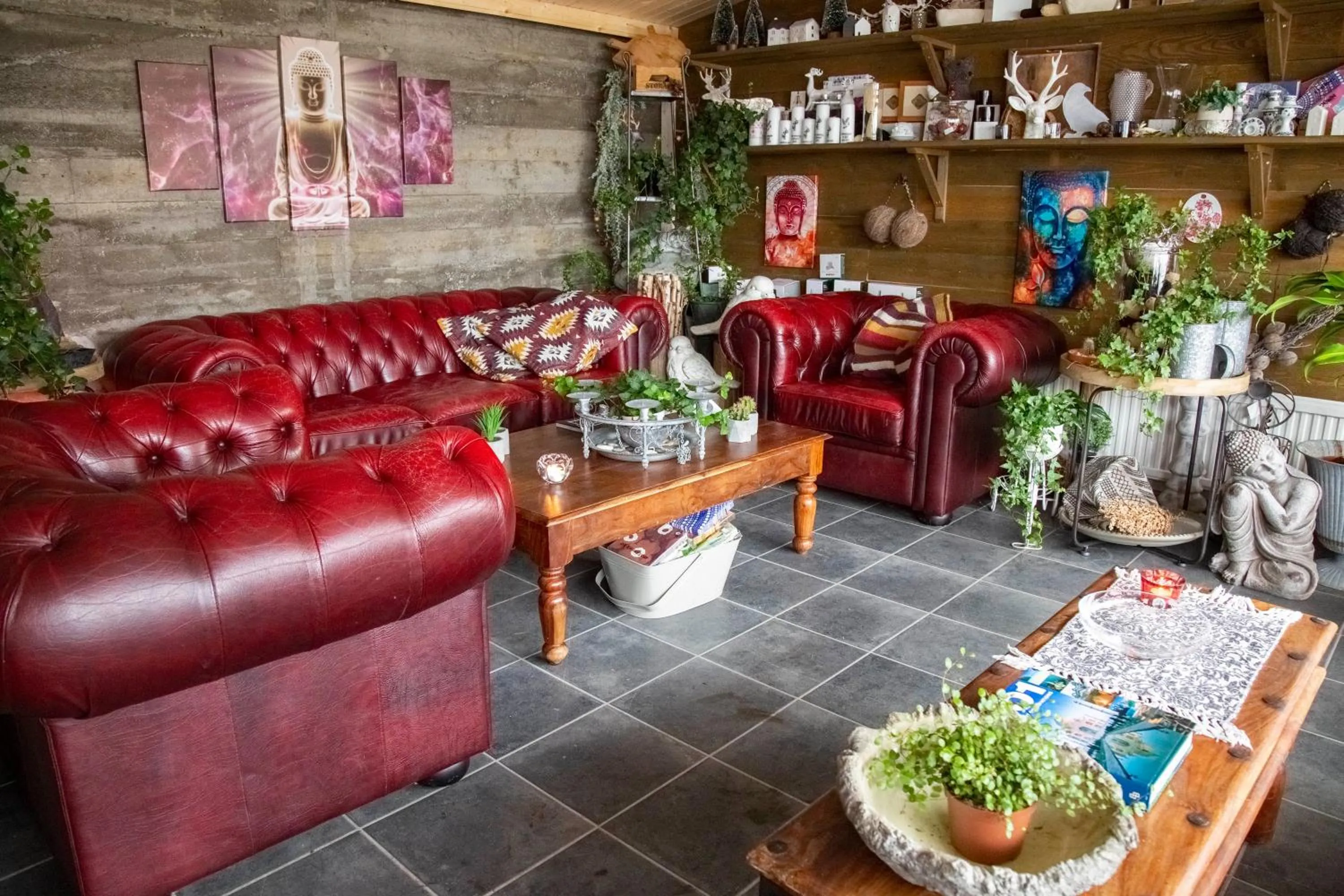 Restaurant/places to eat in Blómasetrið Homestay