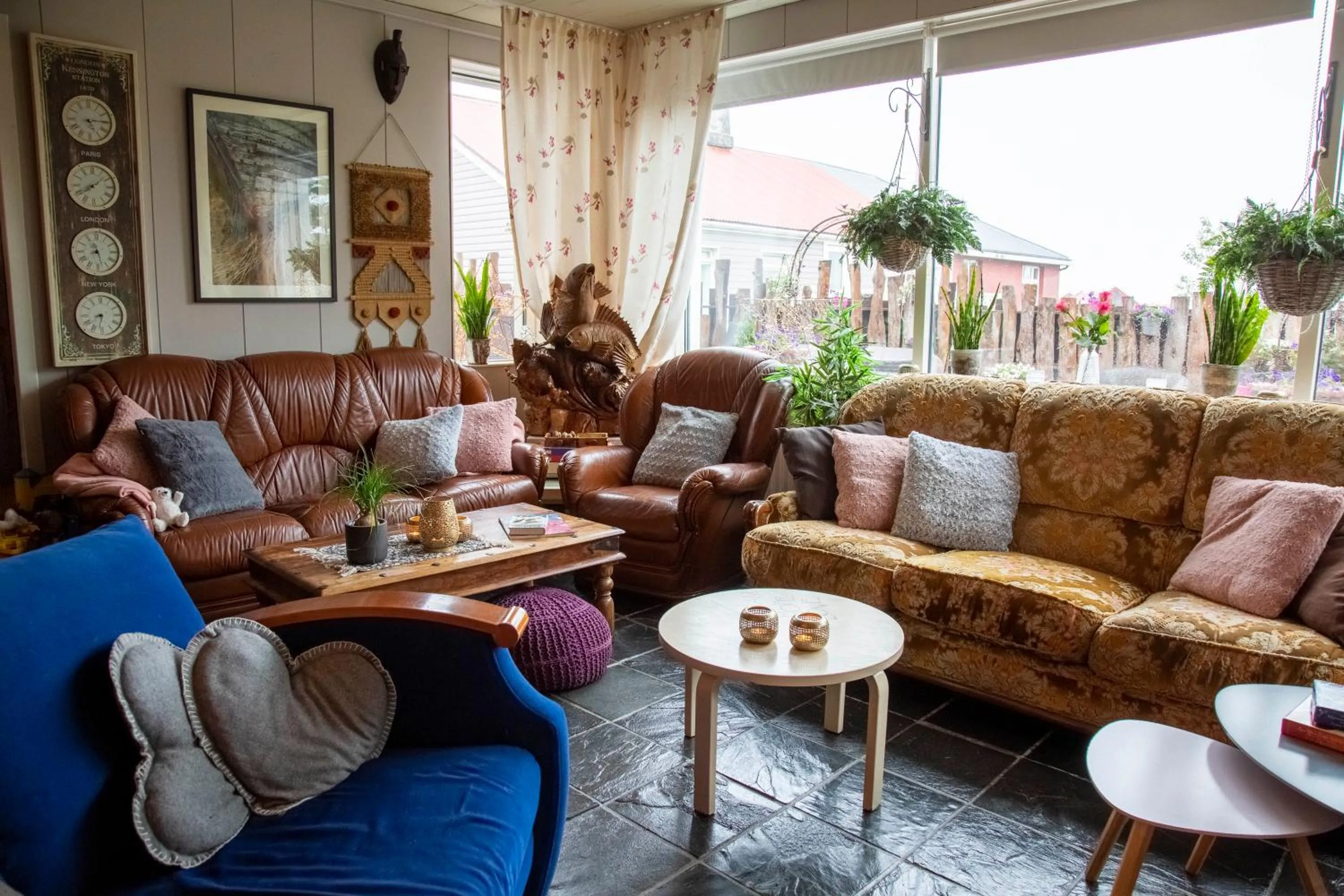 Restaurant/places to eat in Blómasetrið Homestay