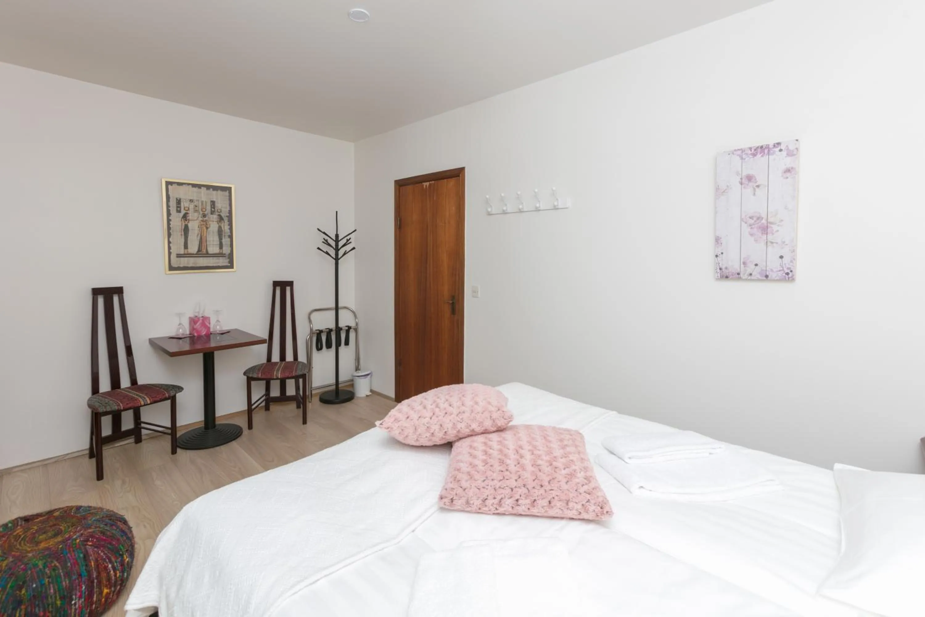 Bed in Blómasetrið Homestay