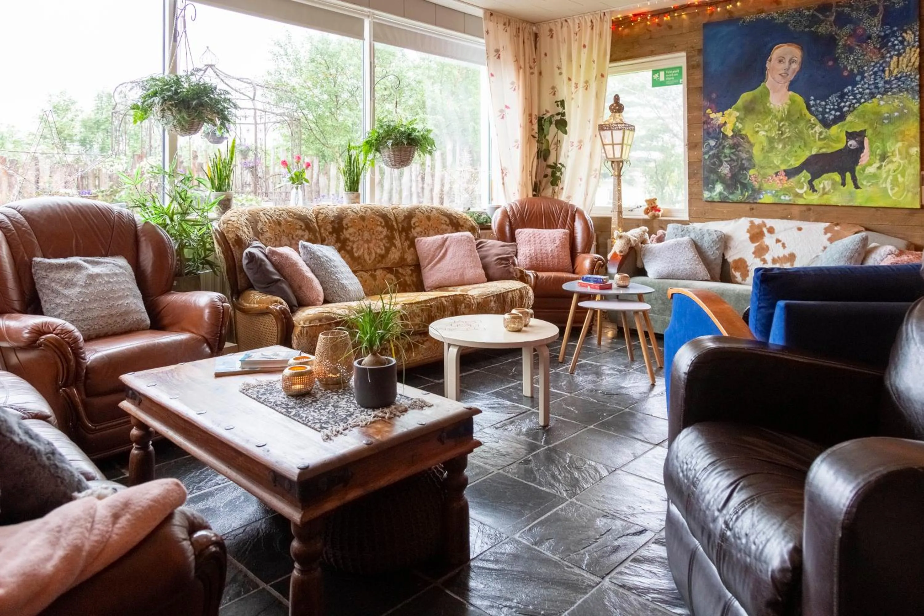 Restaurant/places to eat in Blómasetrið Homestay