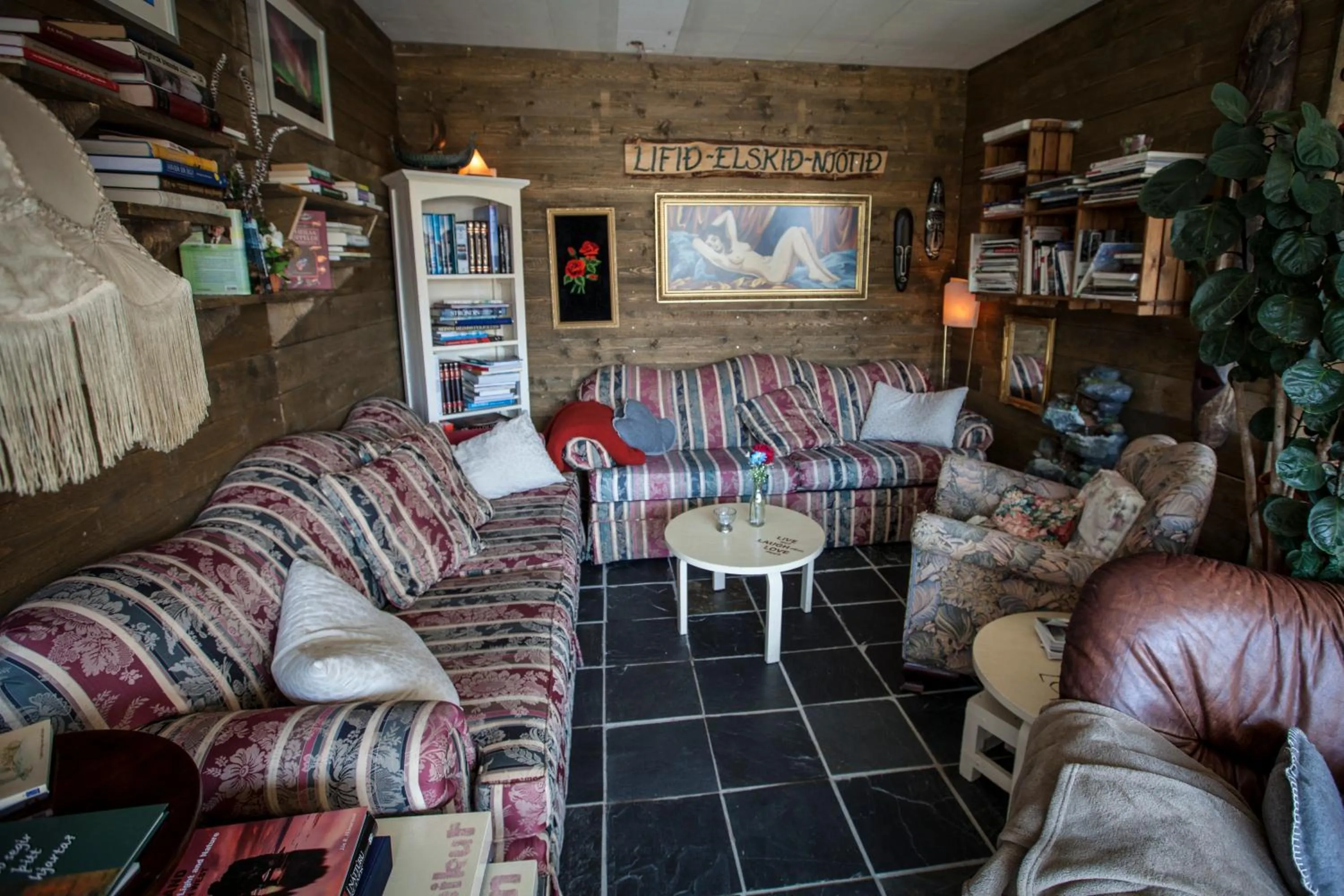 Property building in Blómasetrið Homestay