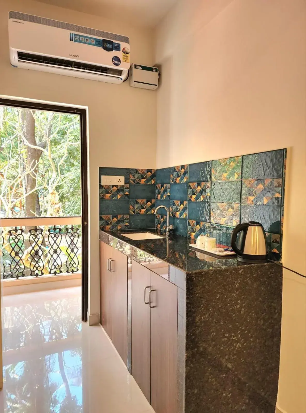 Coffee/tea facilities in The Regal Luxury Boutique Stays Coffee/tea facilities in The Regal Luxury Boutique Stays