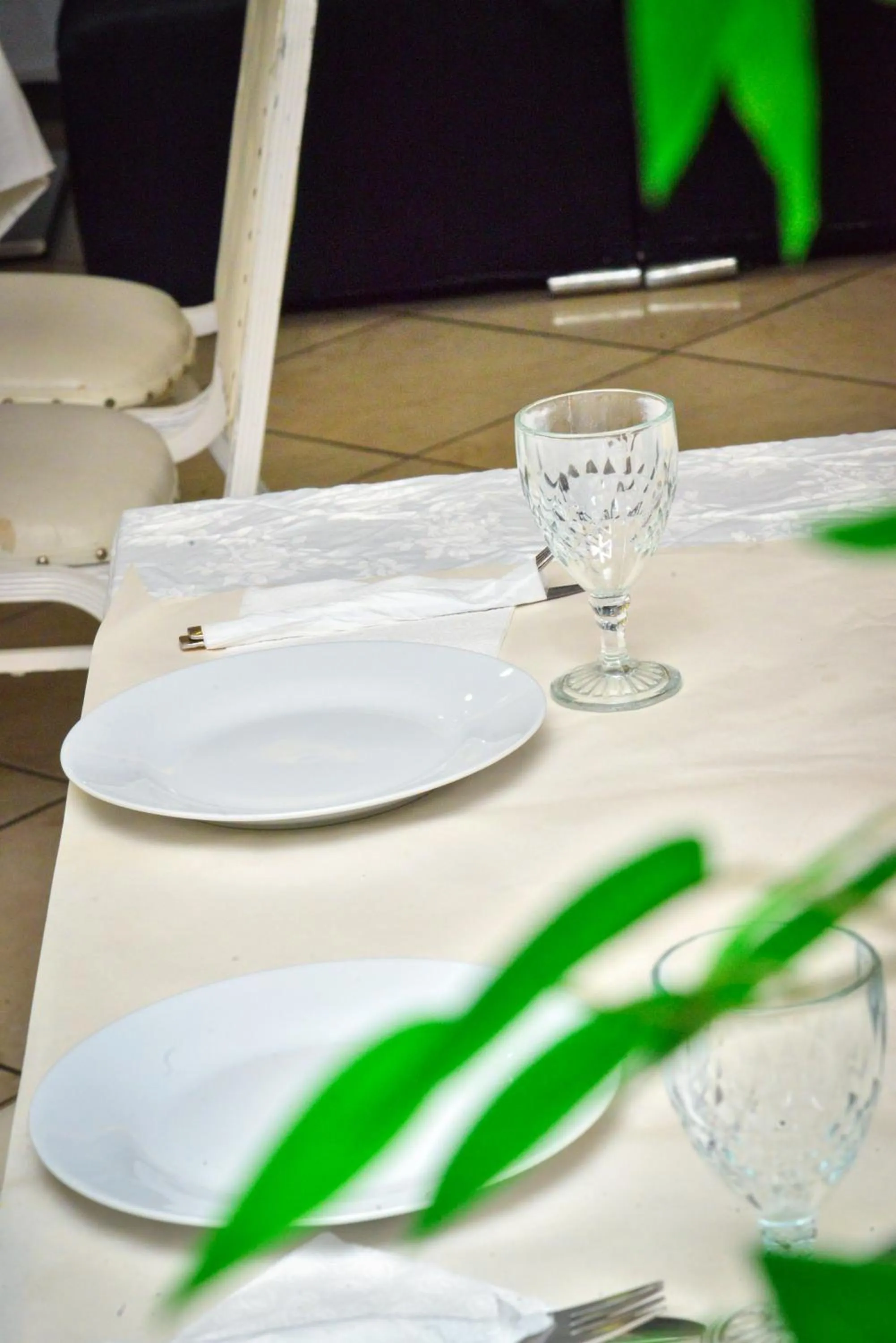 Restaurant/places to eat in Free Zone Hotel