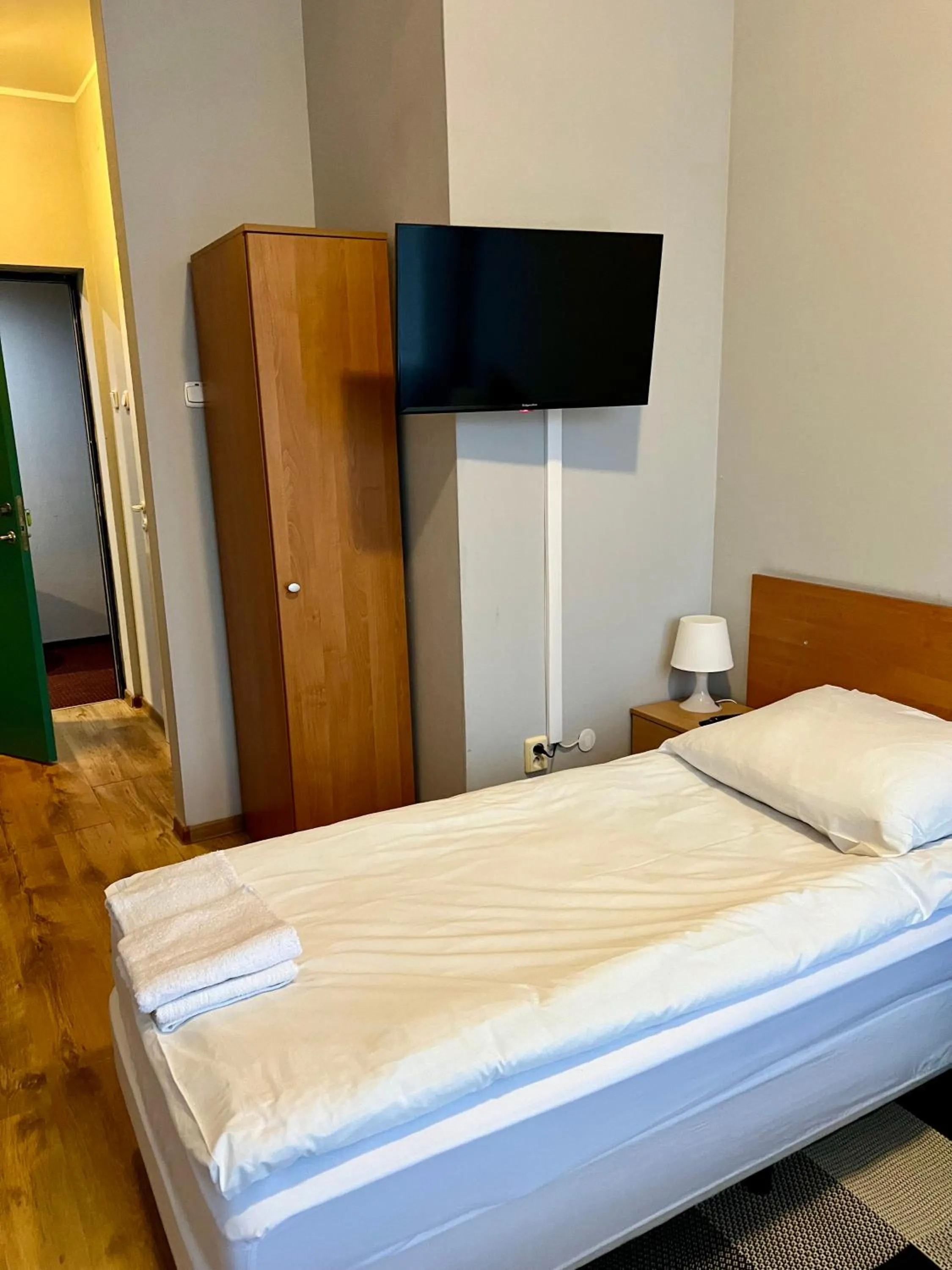 Photo of the whole room, Bed in Hotel Akor