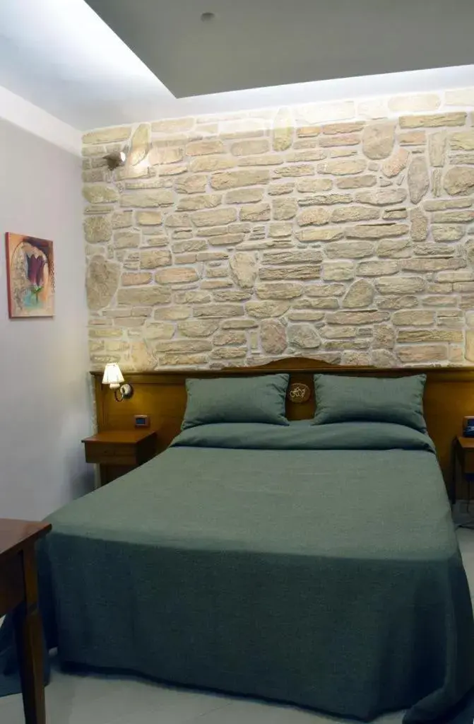 Double Room - Disability Access in Hotel Vogue Double Room - Disability Access in Hotel Vogue