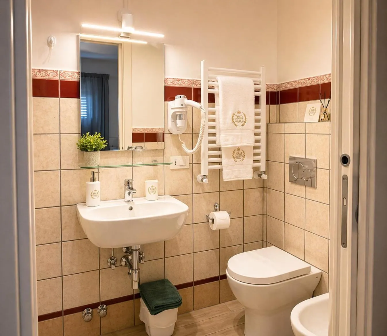 Shower in B&B Giulia