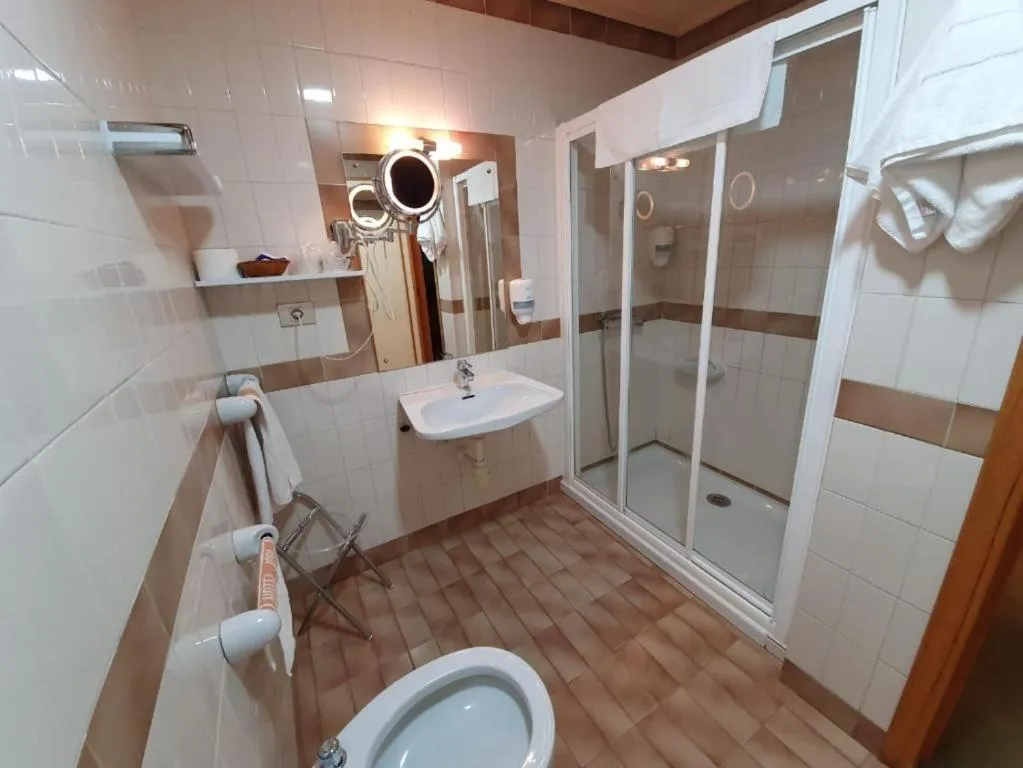 Bathroom in Hotel Jopi