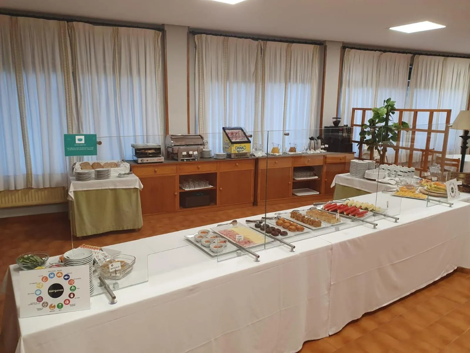 Breakfast, Restaurant/Places to Eat in Hotel Jopi