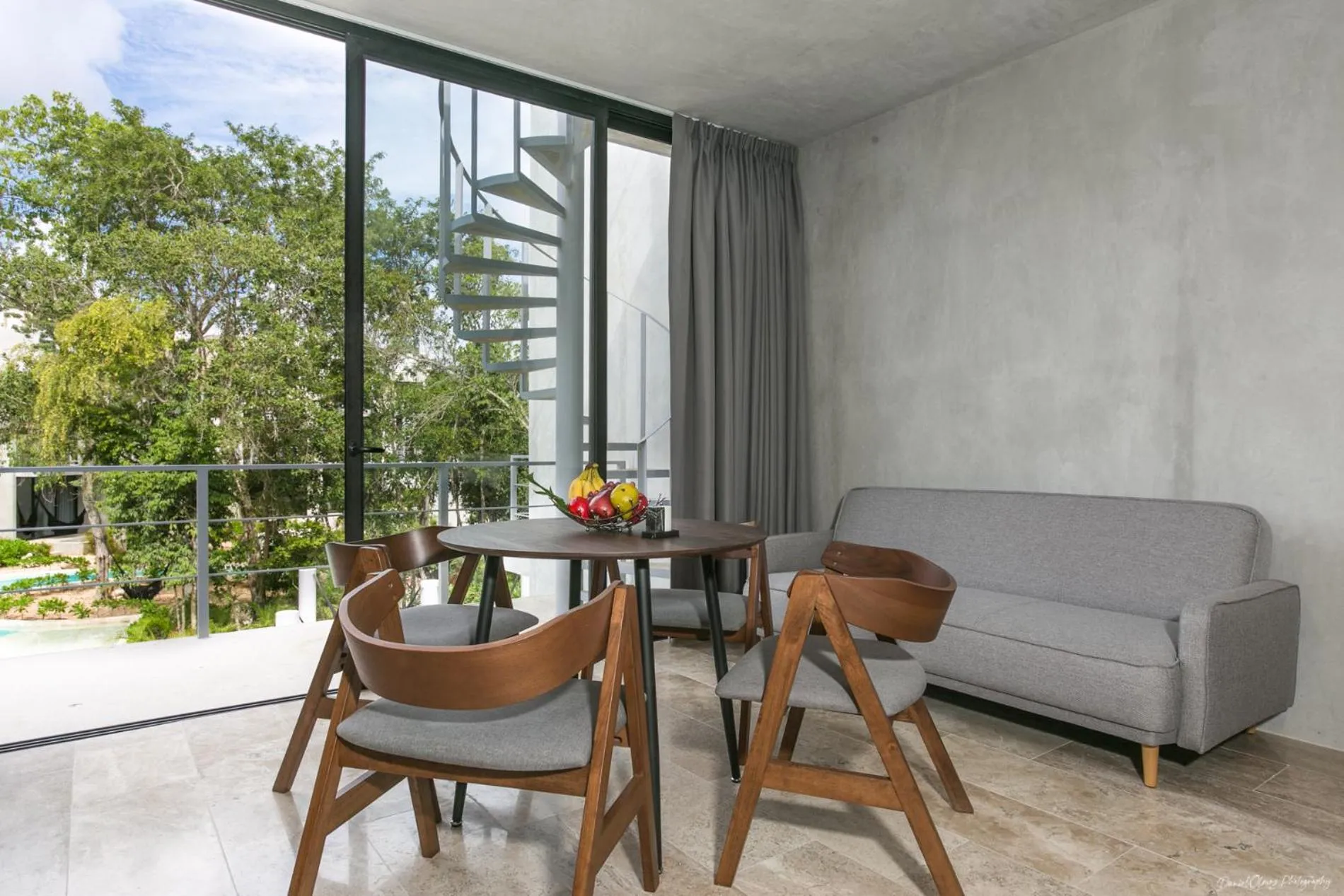 Living room in Seremonia Selva by The Spot Rentals