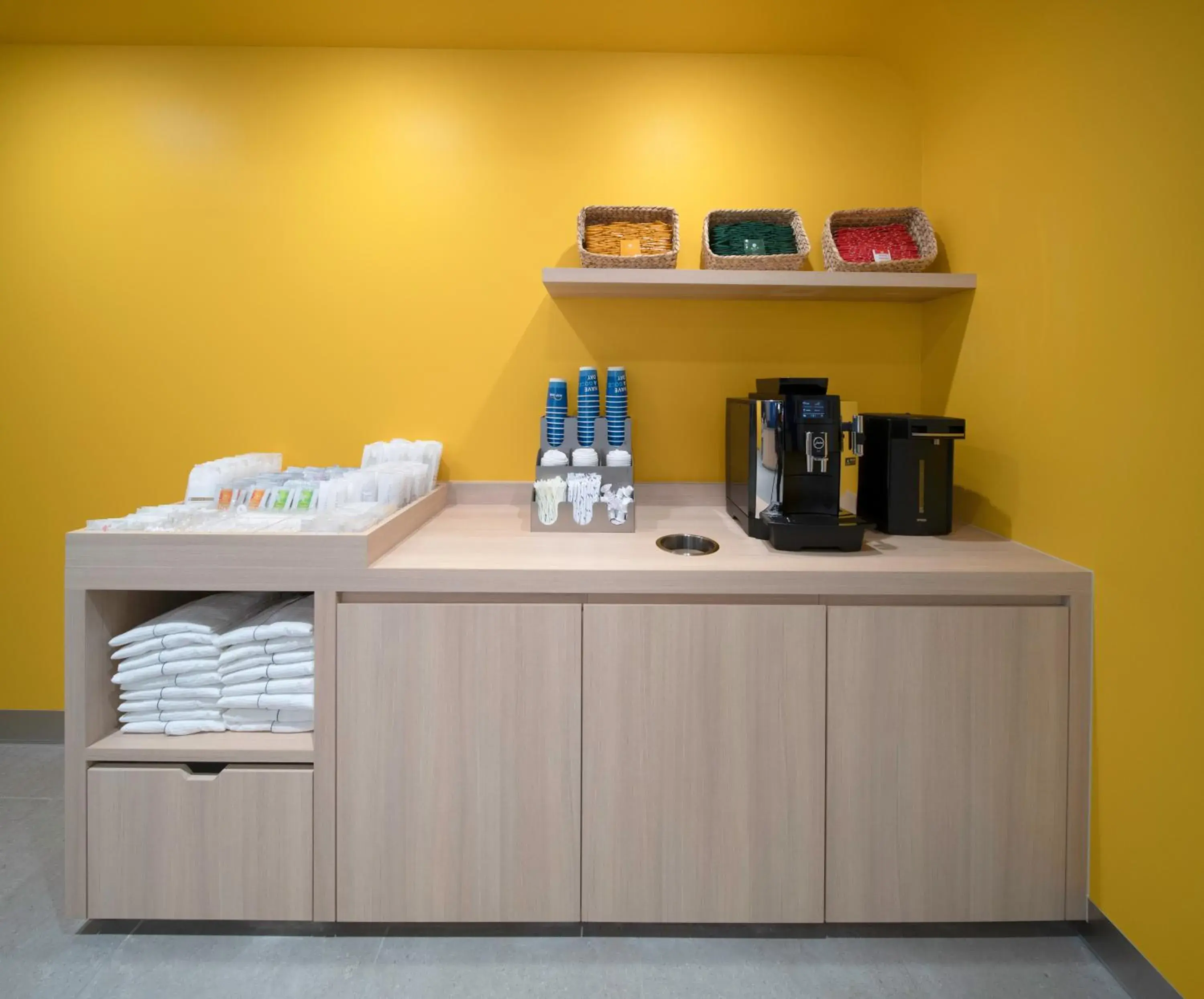 Coffee/tea facilities in Hop Inn Tokyo Ueno Coffee/tea facilities in Hop Inn Tokyo Ueno