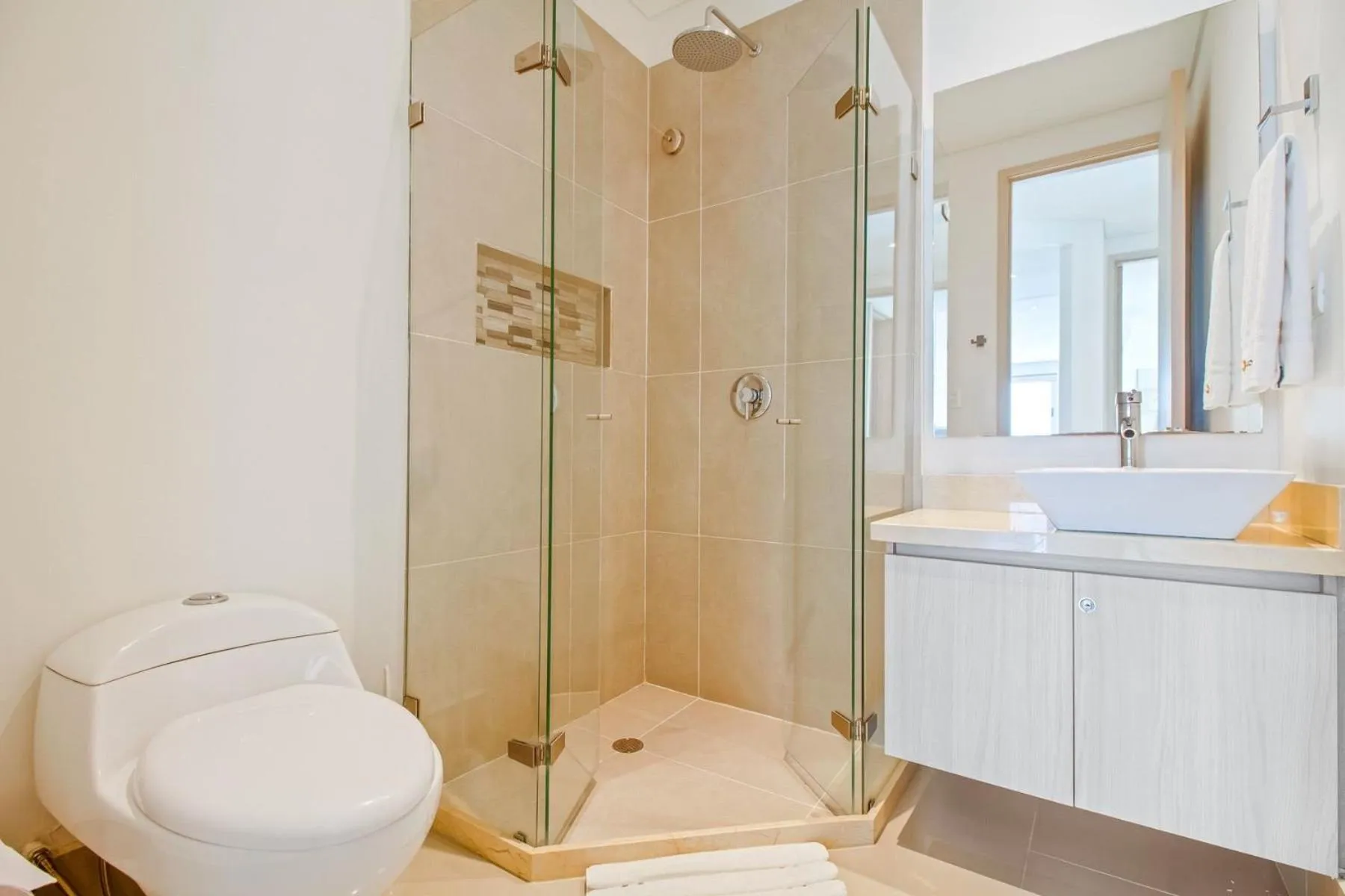 Toilet in U-GO Edificio Murano Elite Bocagrande Frente al Mar