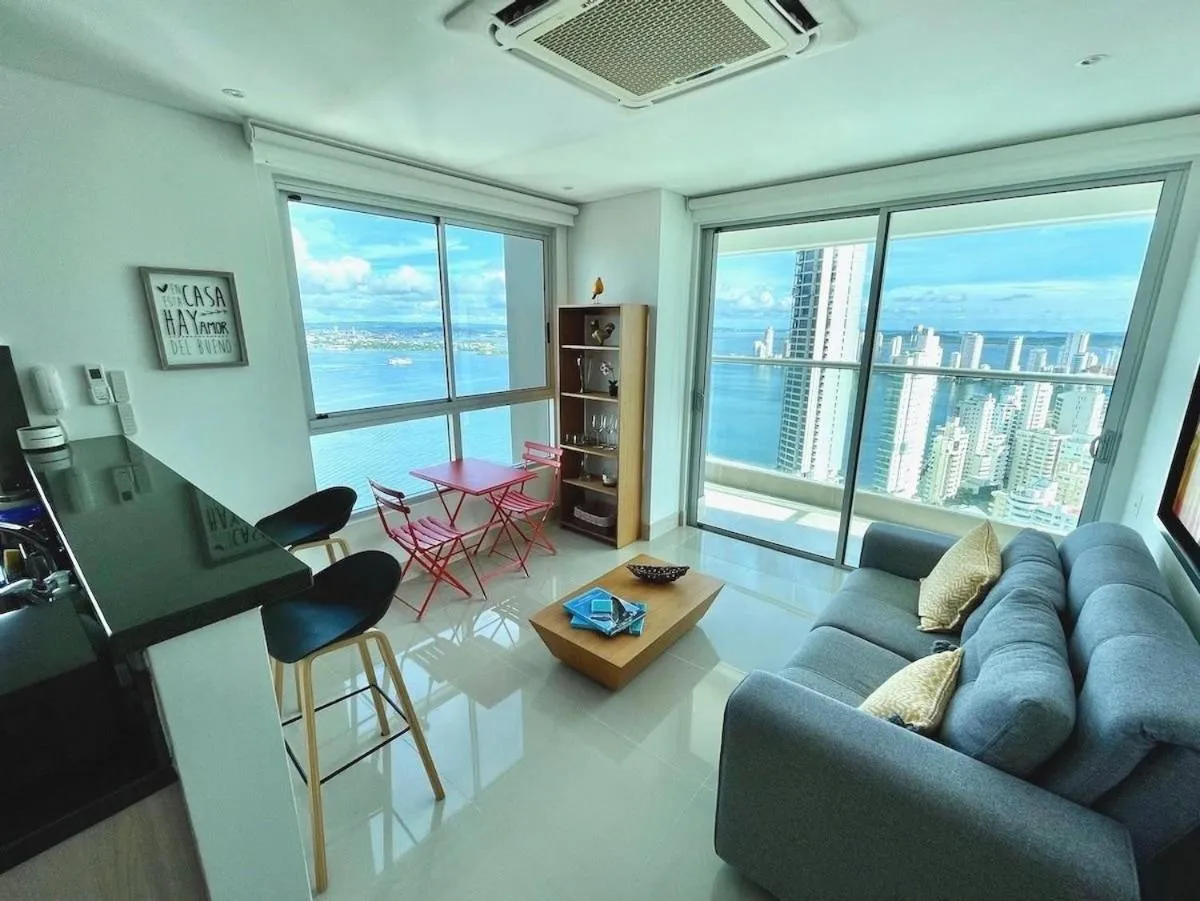 Dining area in U-GO Edificio Murano Elite Bocagrande Frente al Mar