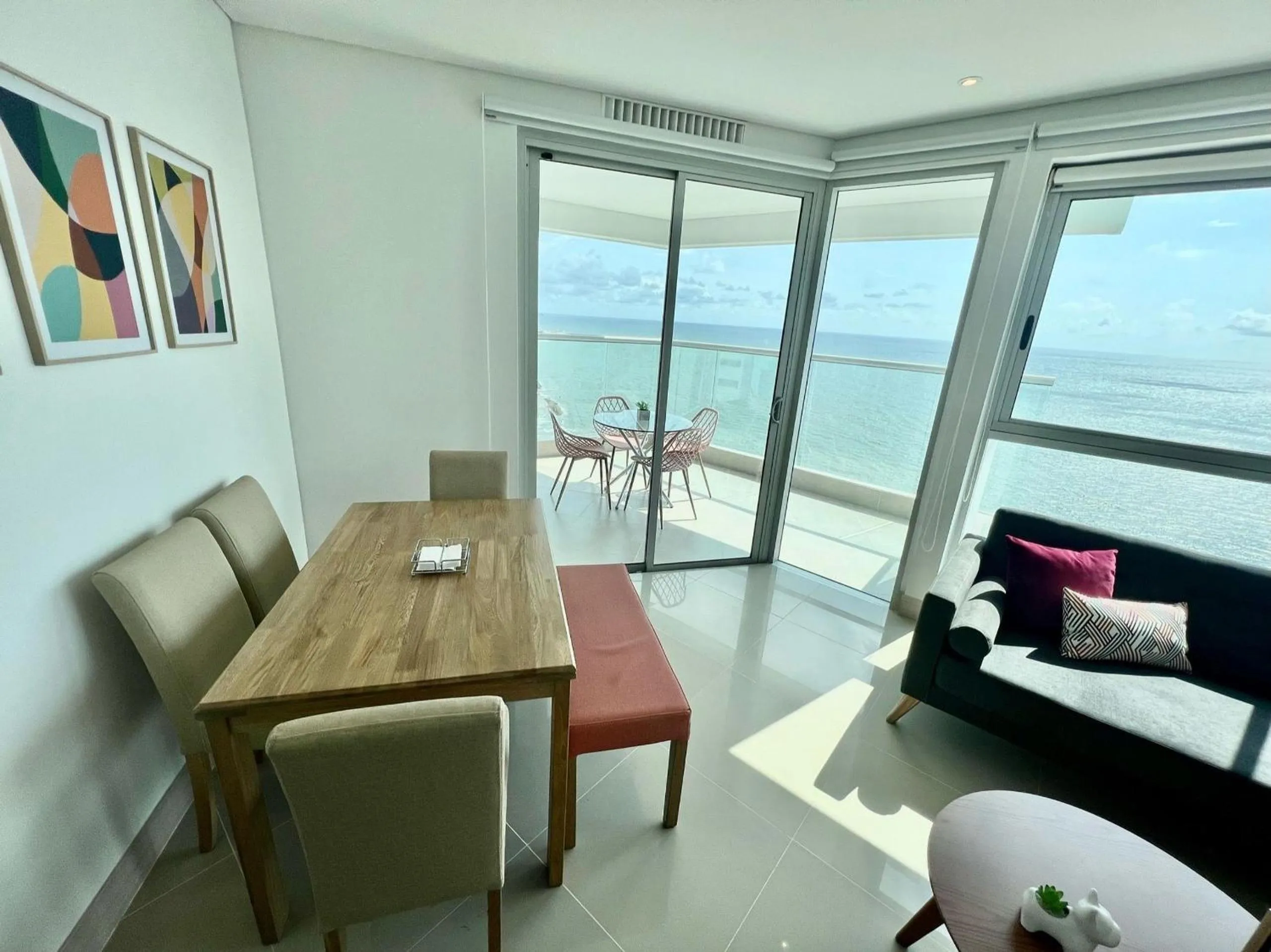 Dining area in U-GO Edificio Murano Elite Bocagrande Frente al Mar