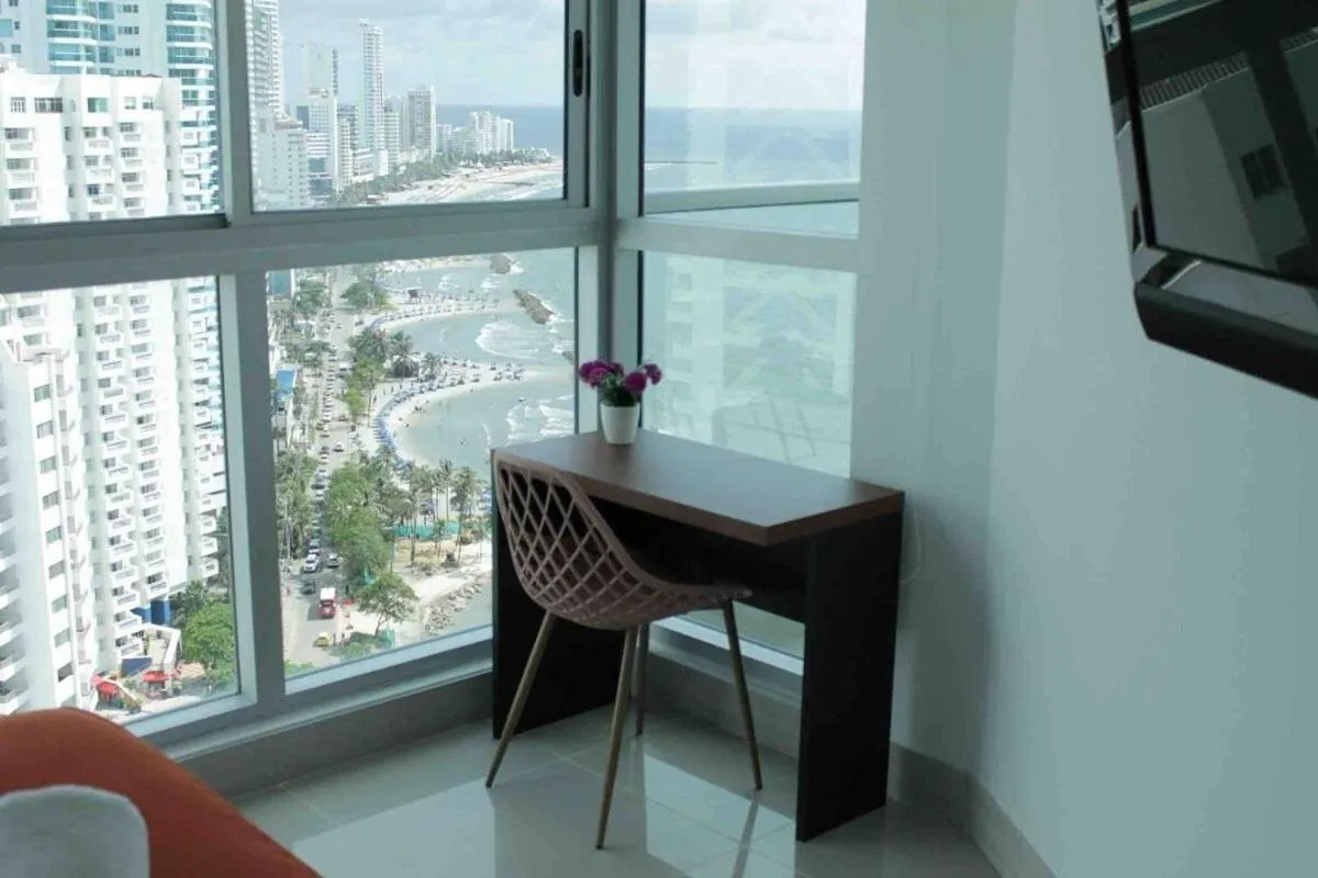 Staff in U-GO Edificio Murano Elite Bocagrande Frente al Mar