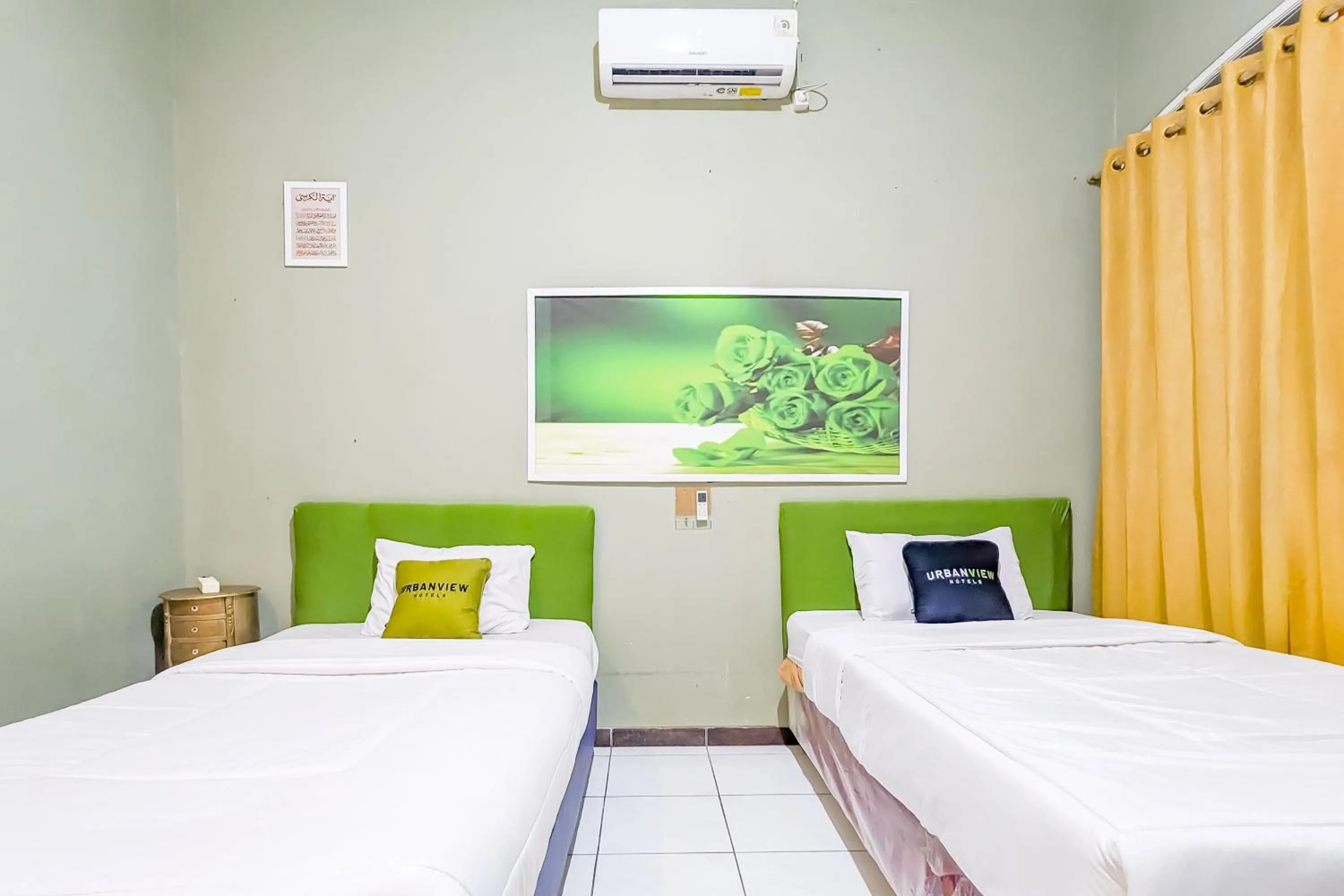 Bedroom, Bed in Urbanview Alza by RedDoorz