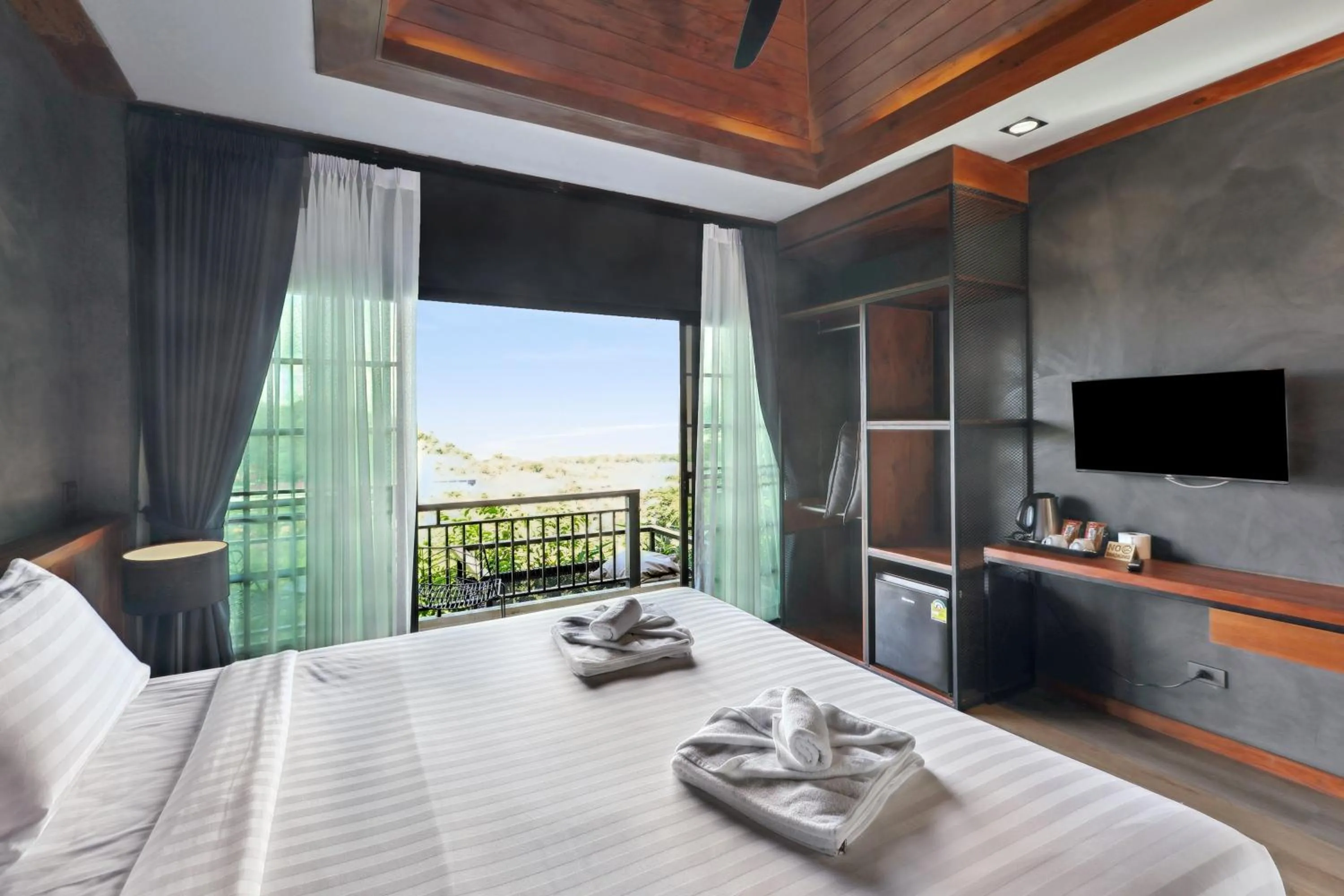 Bed in Pha Lae Tawan@Siray