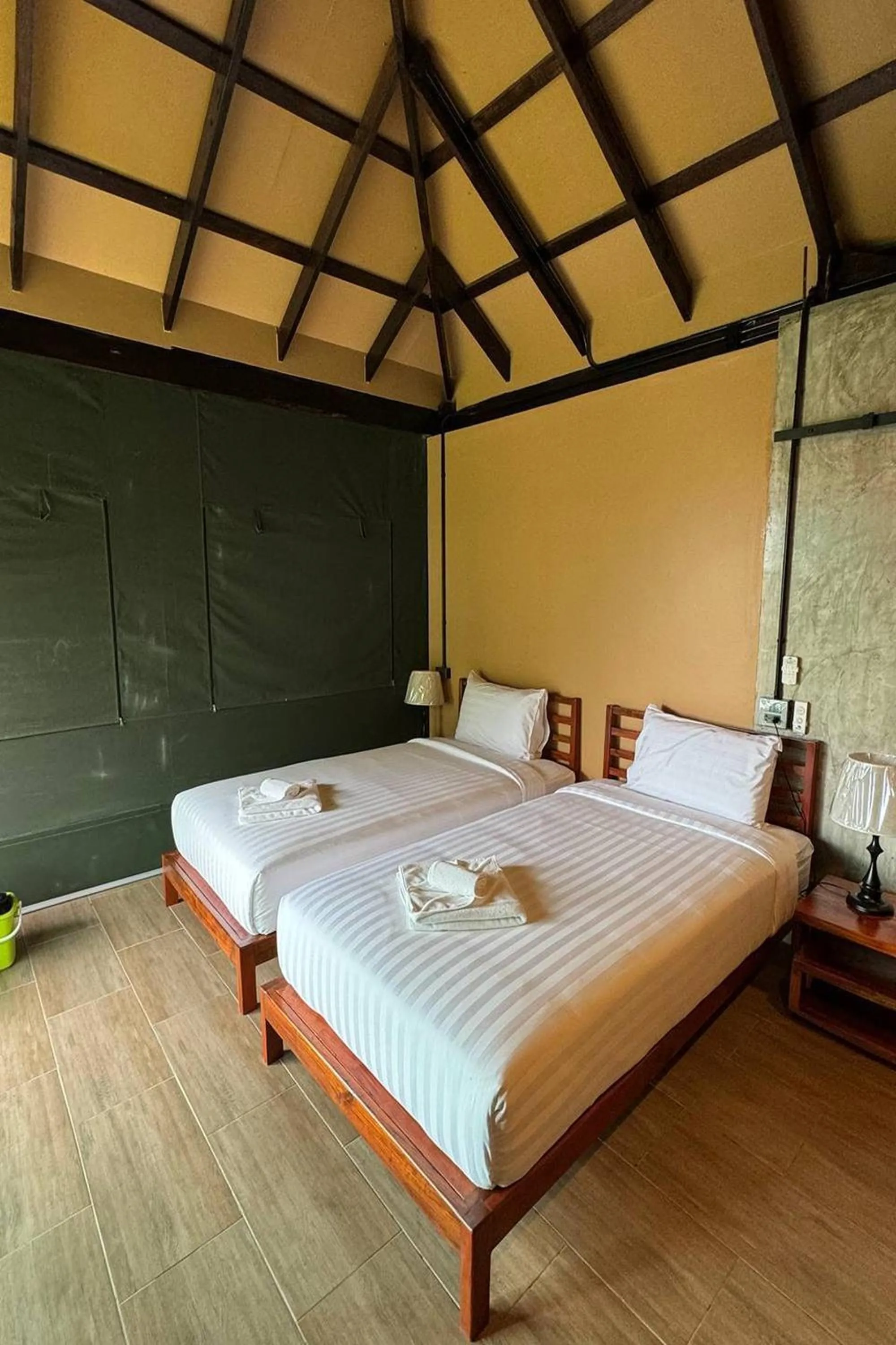 Bed in Pha Lae Tawan@Siray