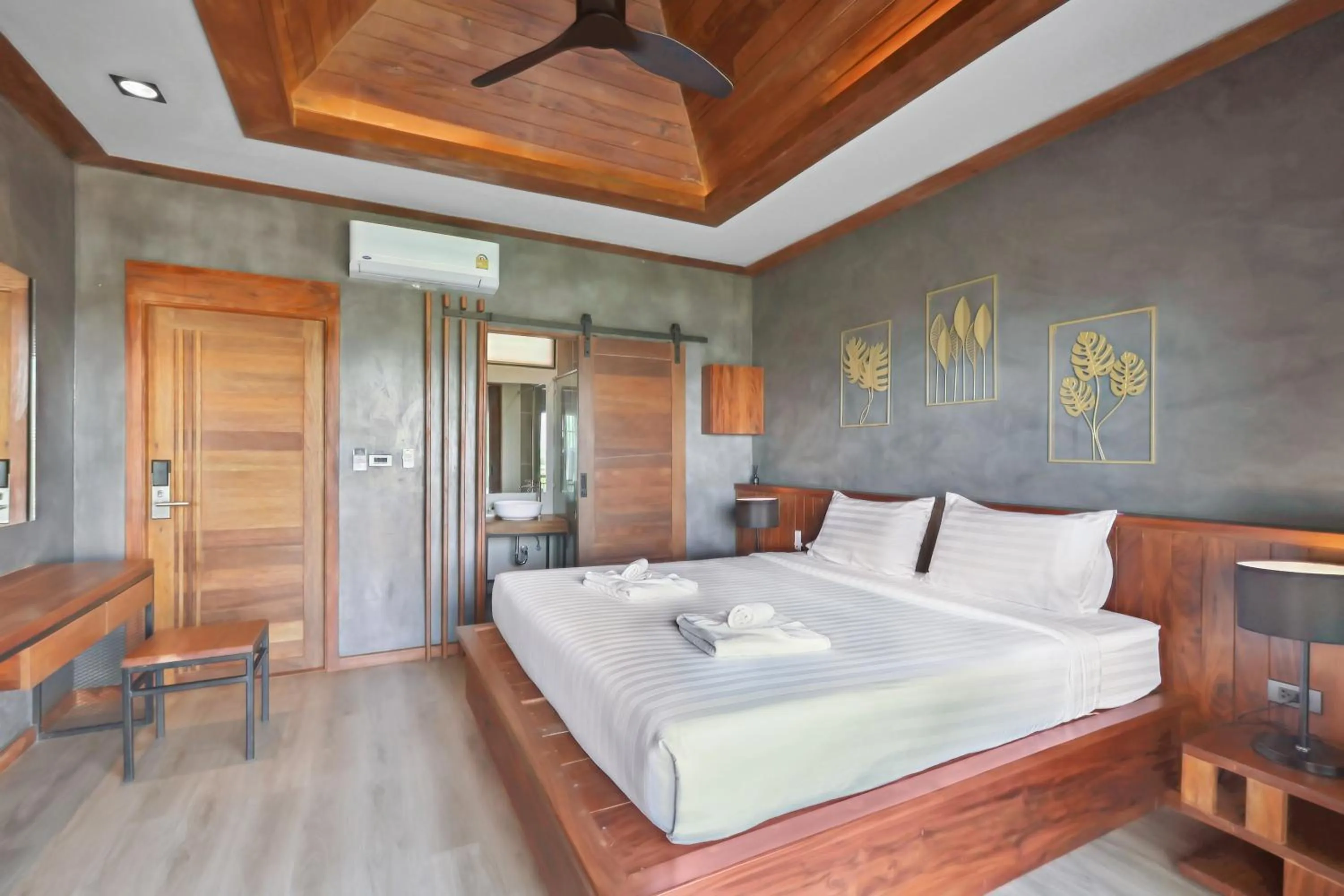 Bed in Pha Lae Tawan@Siray