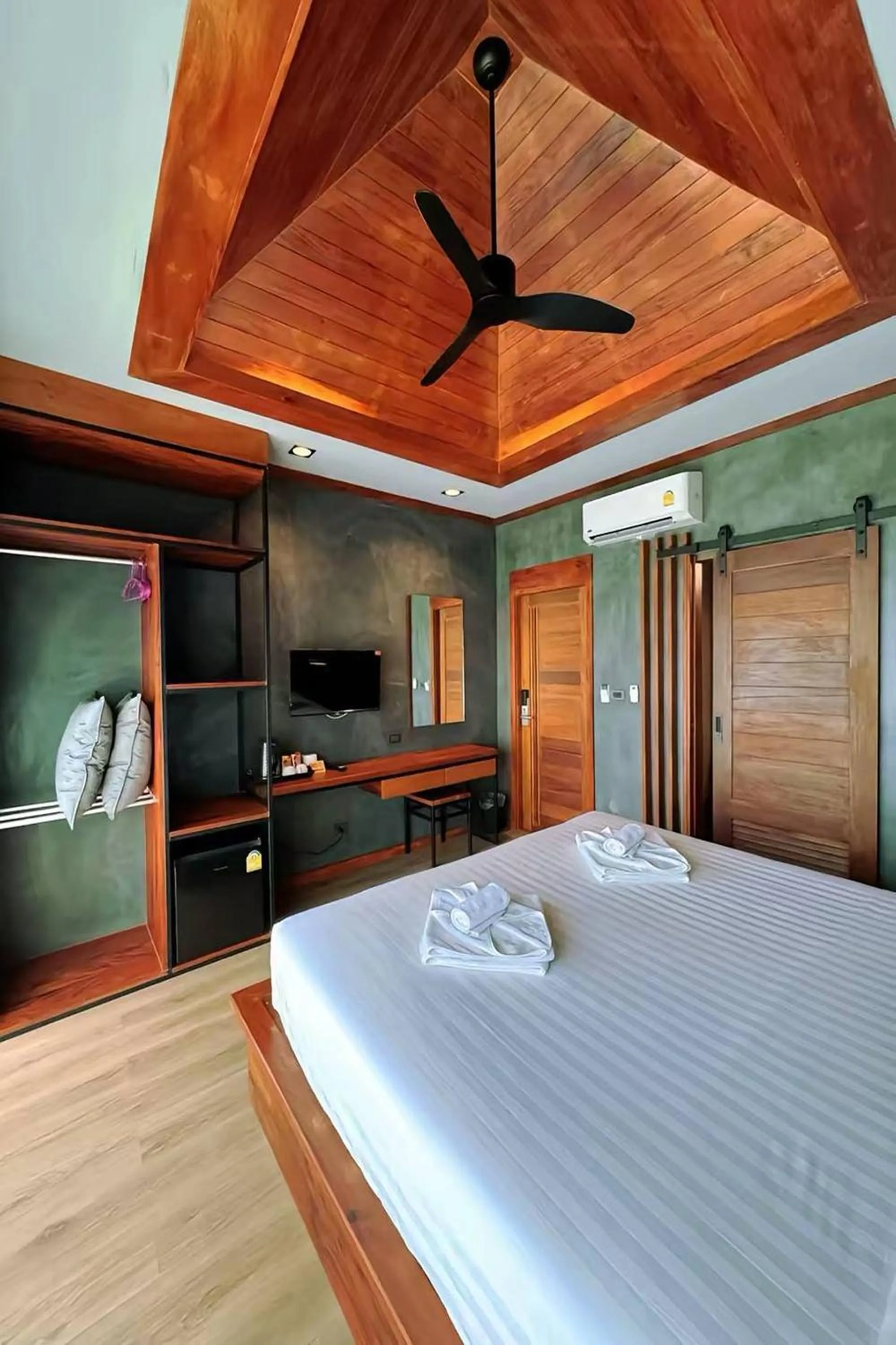 Bed in Pha Lae Tawan@Siray