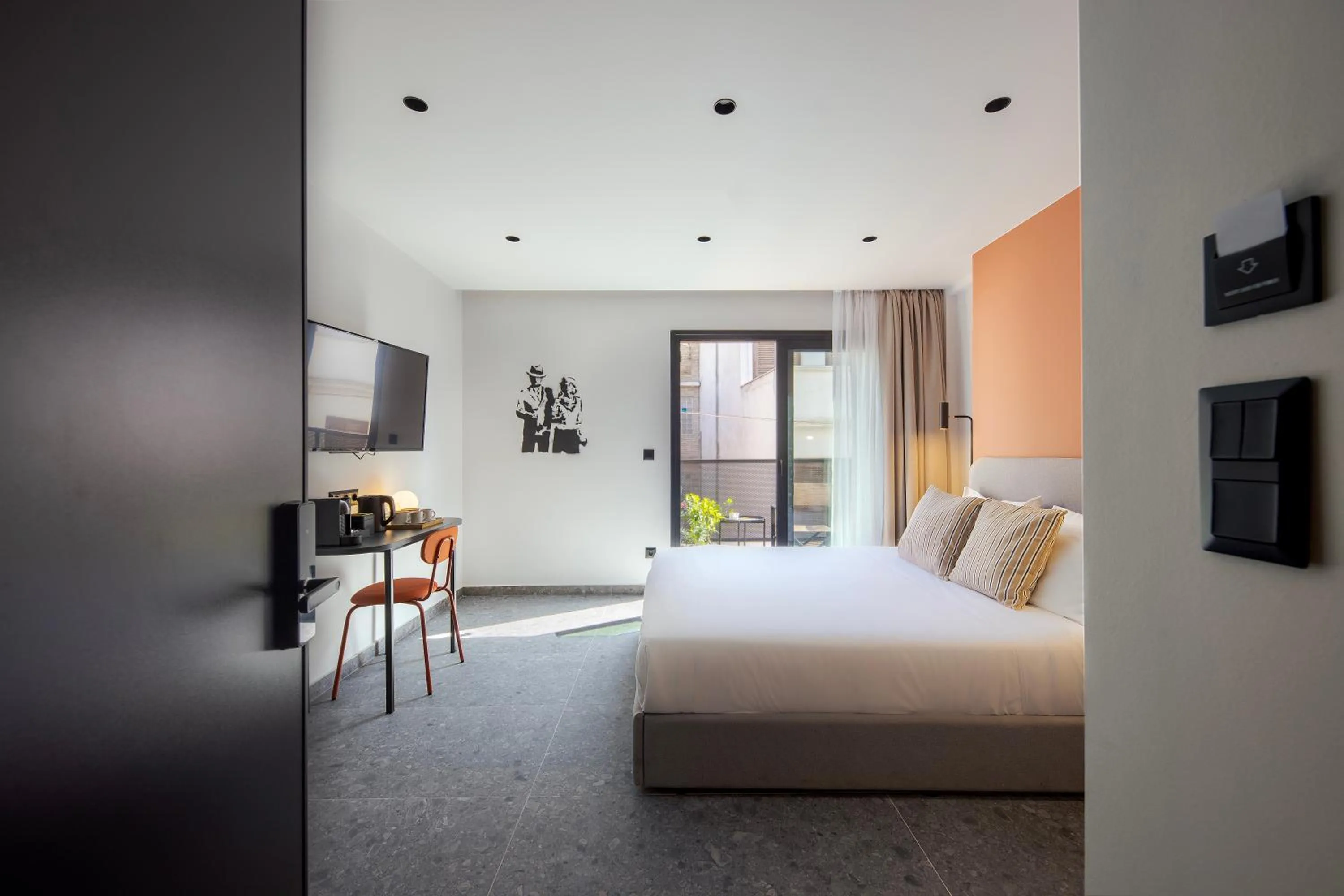 Photo of the whole room, Bed in Bonnie Athens by Nin&Bau